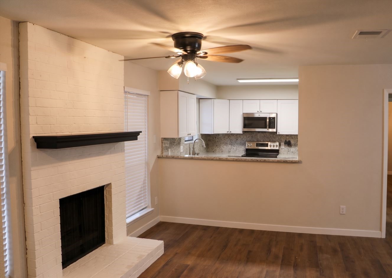 728 Cory Street Grapevine TX 76051