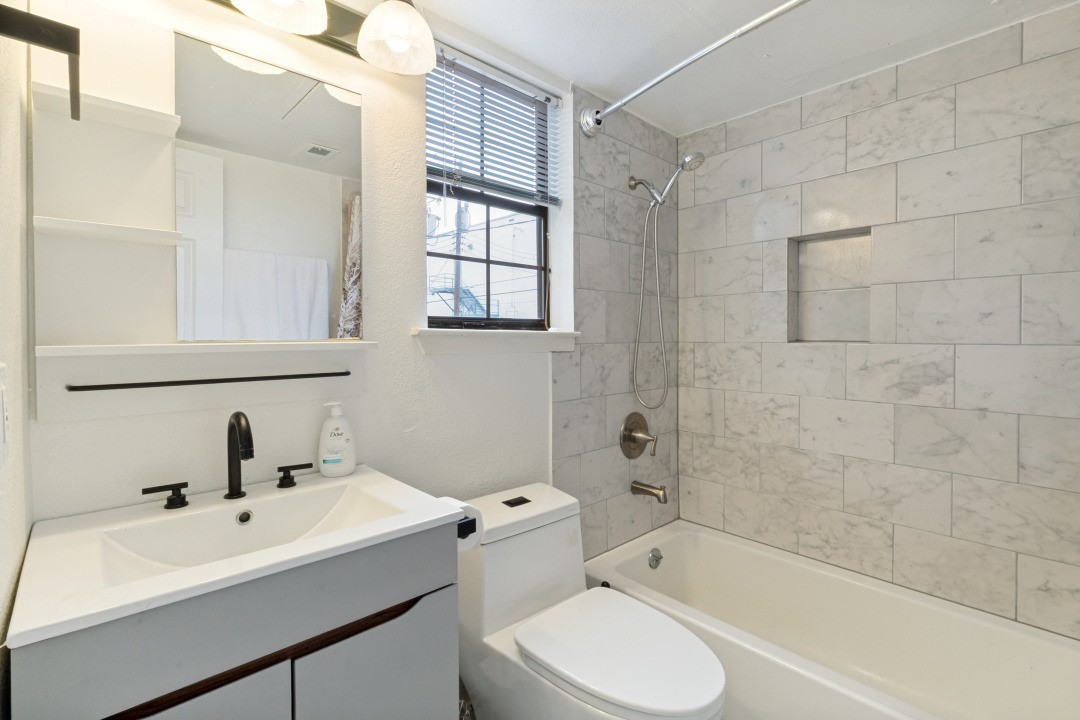 3904 Rawlins Street Dallas TX 75219