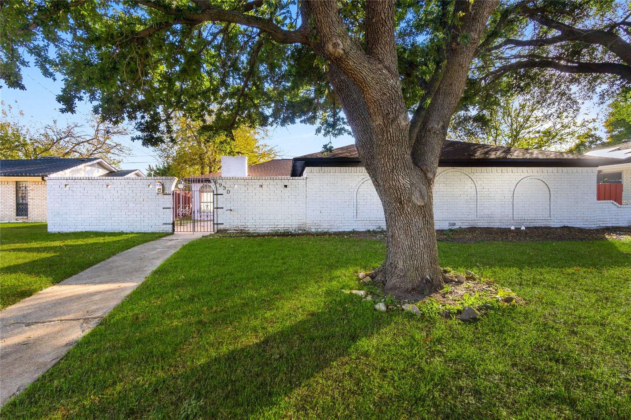 6930 Thornwood Drive Dallas TX 75227
