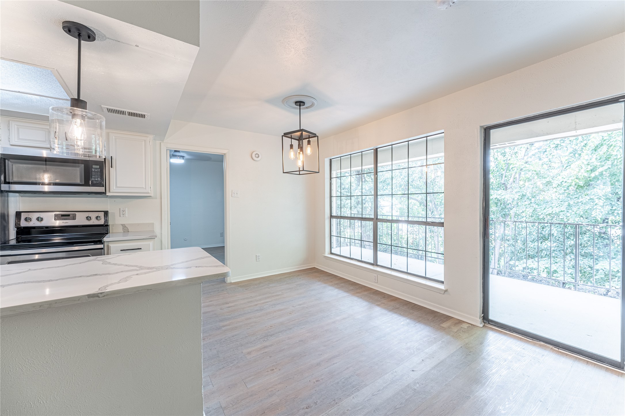 2505 Wedglea Dallas TX 75211