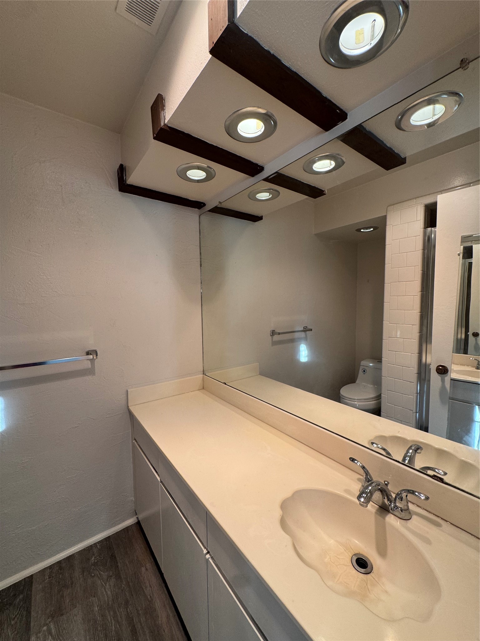13424 Blossomheath Lane Dallas TX 75240