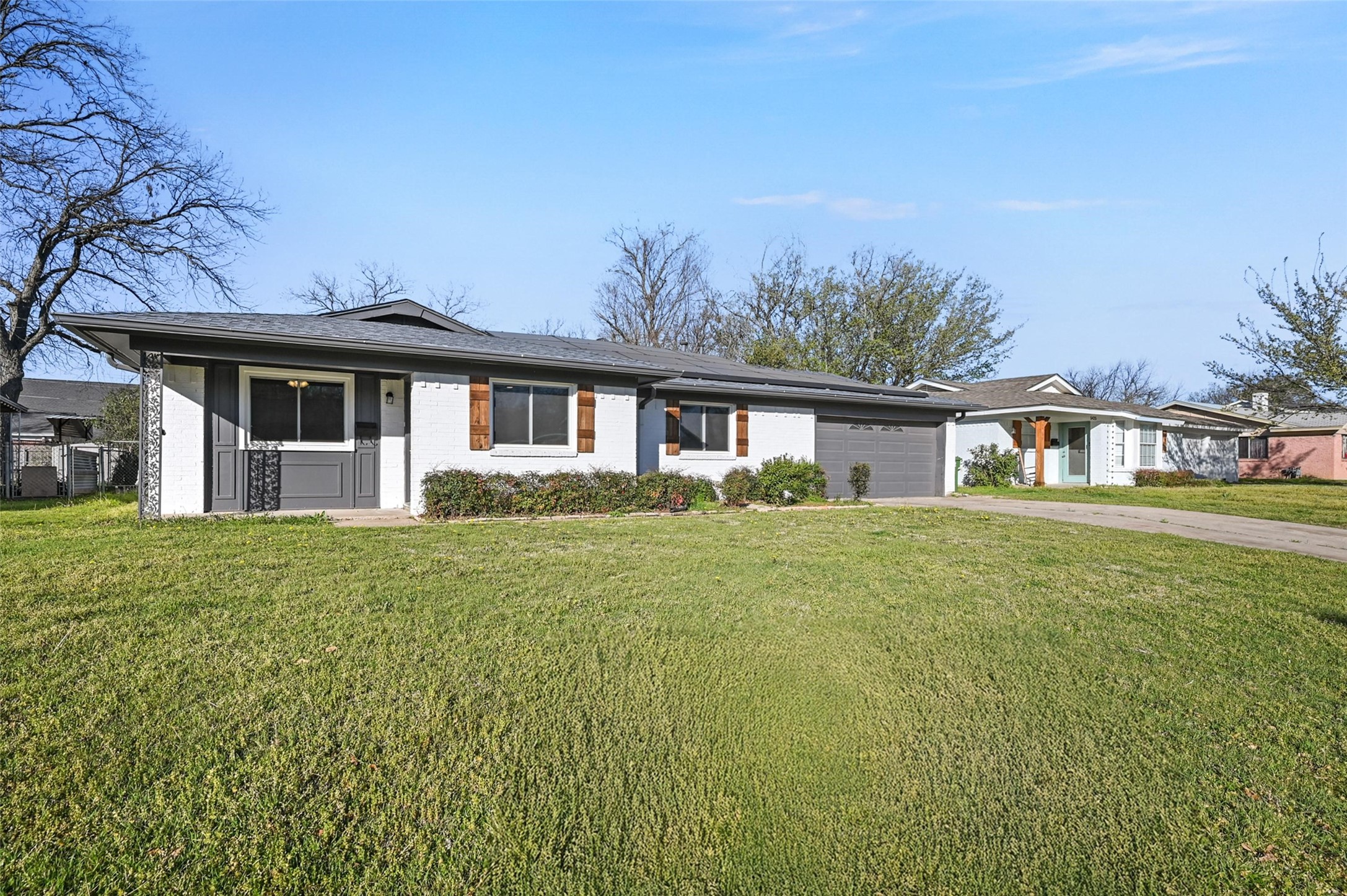 5421 Greenwood Way North Richland Hills TX 76180