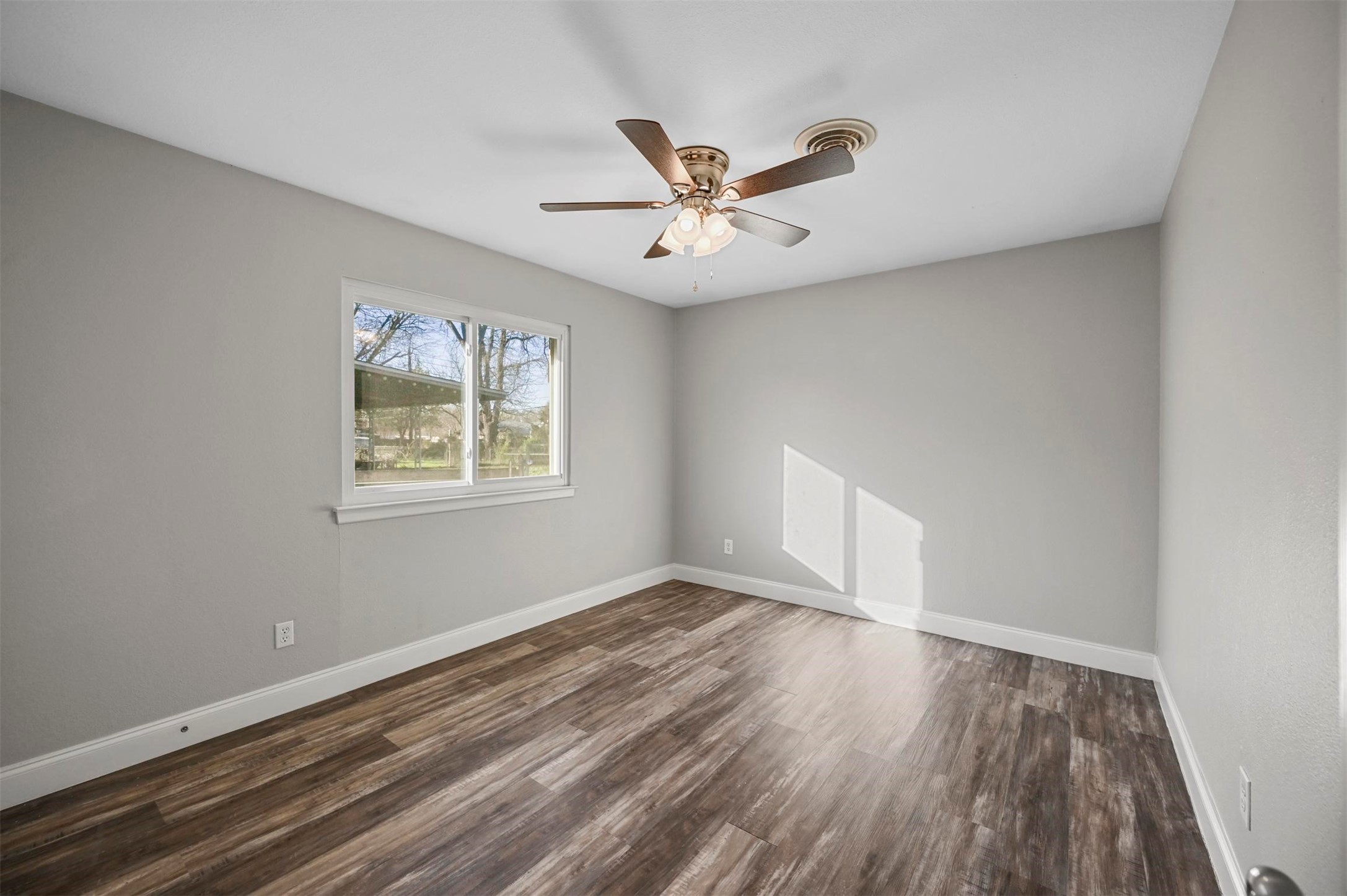 5421 Greenwood Way North Richland Hills TX 76180