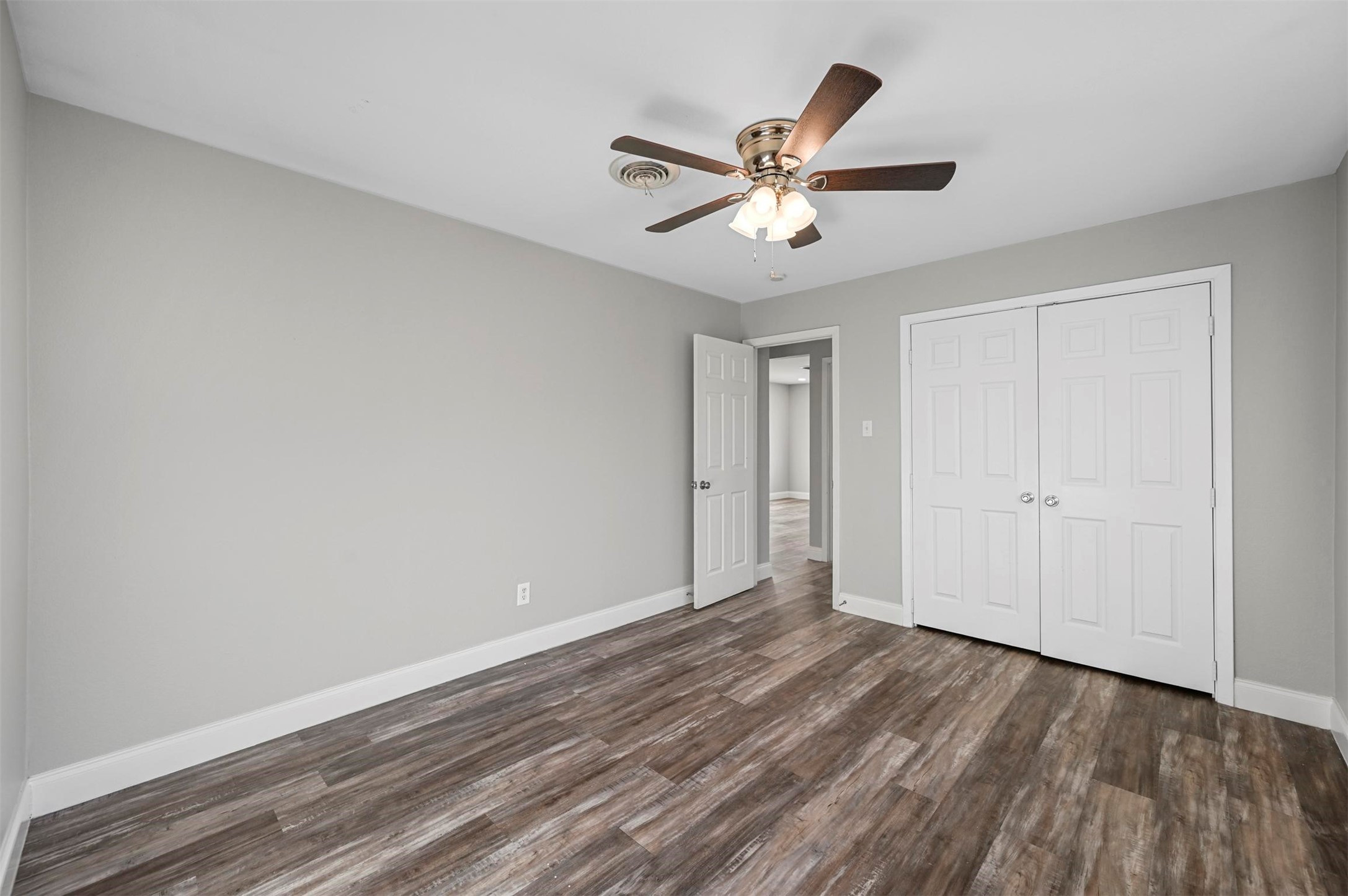 5421 Greenwood Way North Richland Hills TX 76180