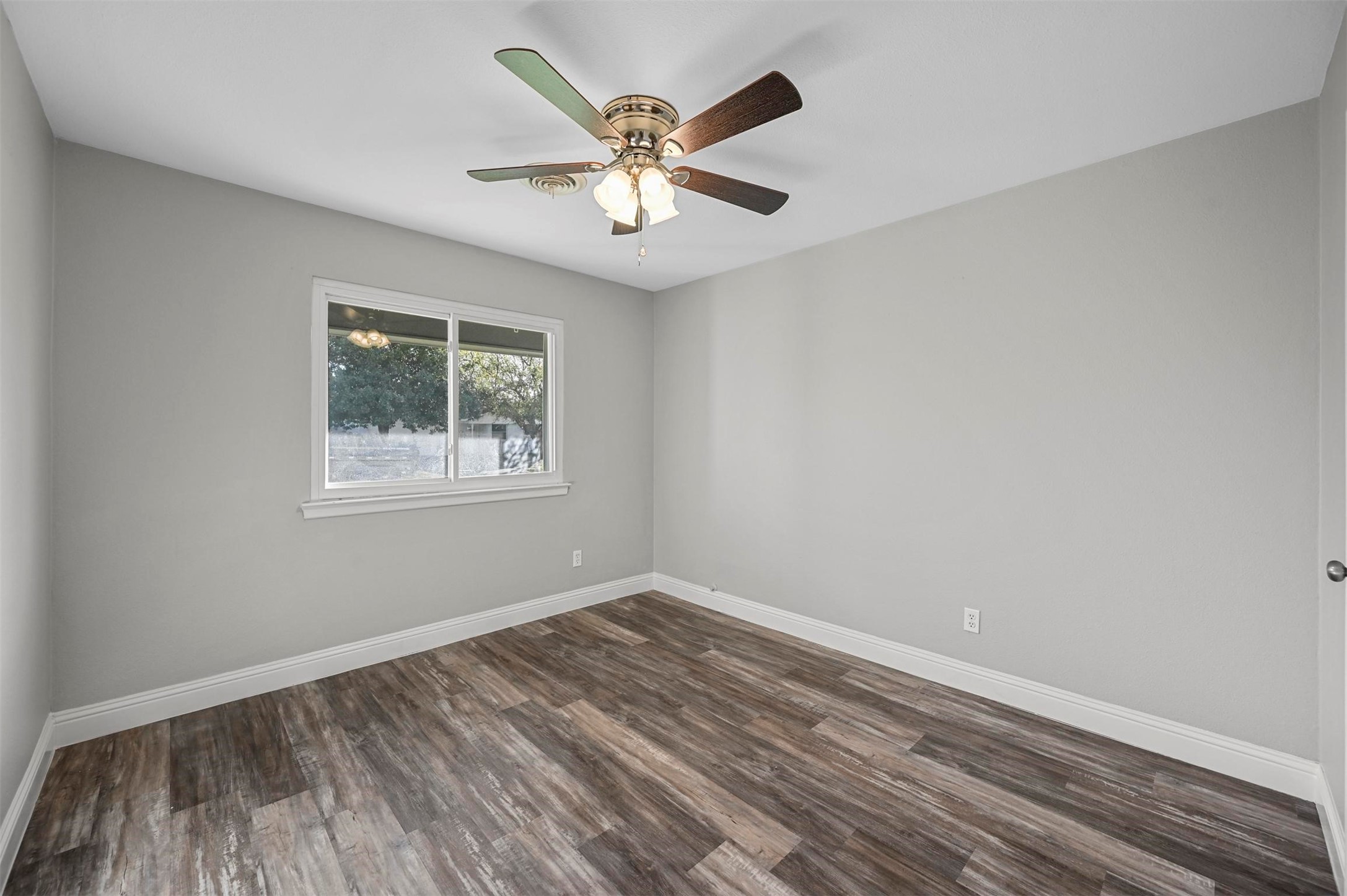 5421 Greenwood Way North Richland Hills TX 76180