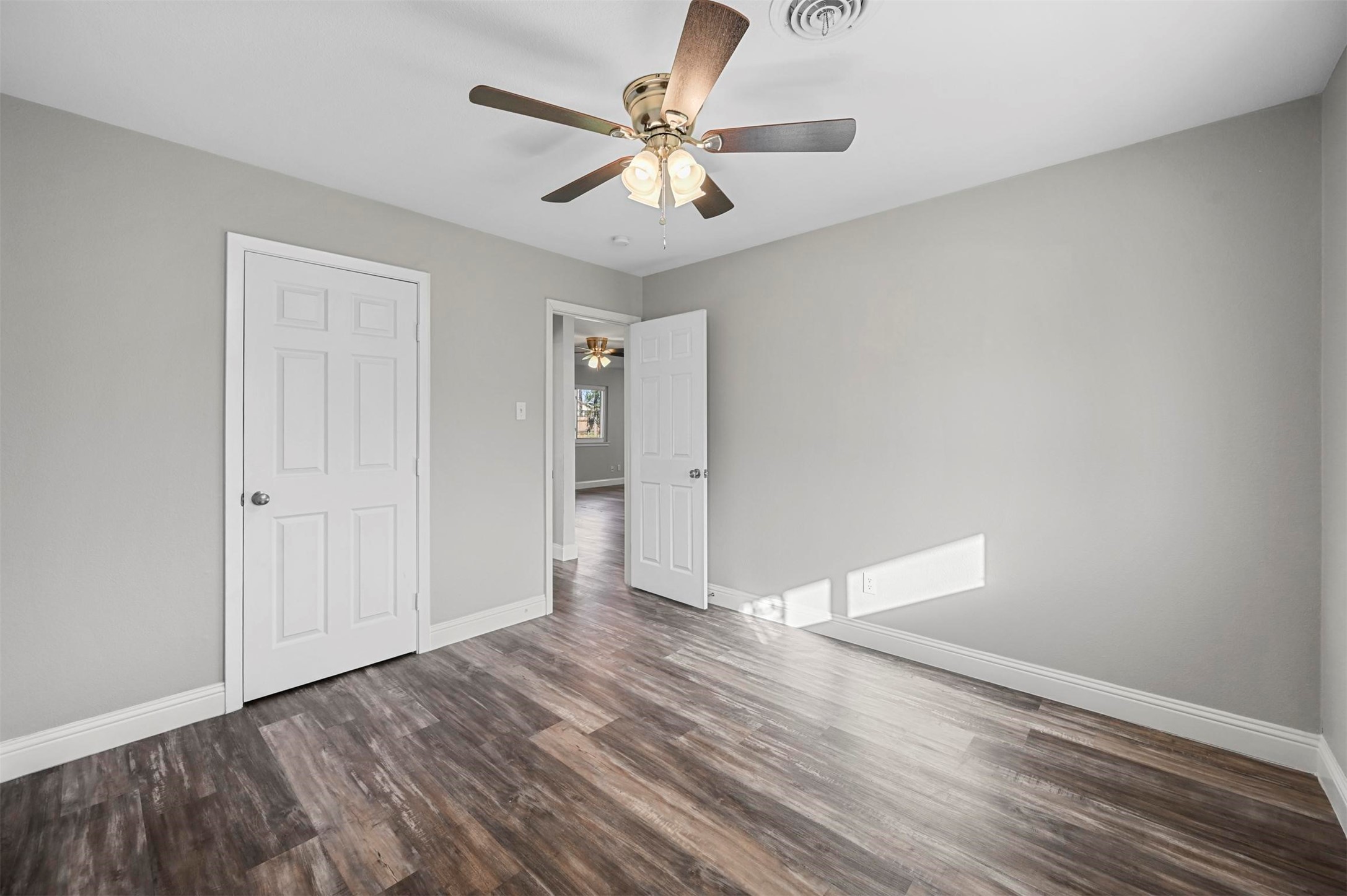 5421 Greenwood Way North Richland Hills TX 76180