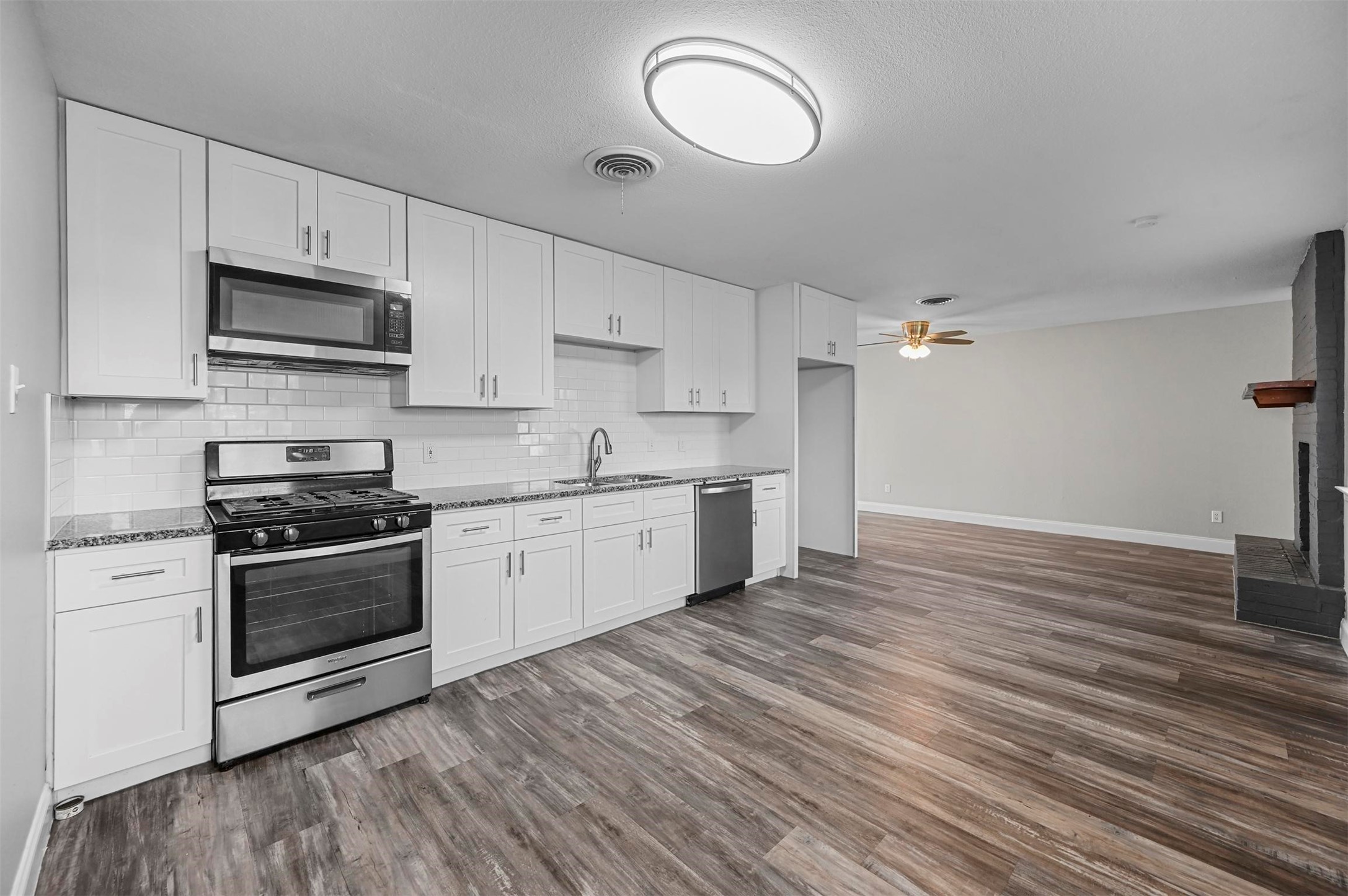 5421 Greenwood Way North Richland Hills TX 76180