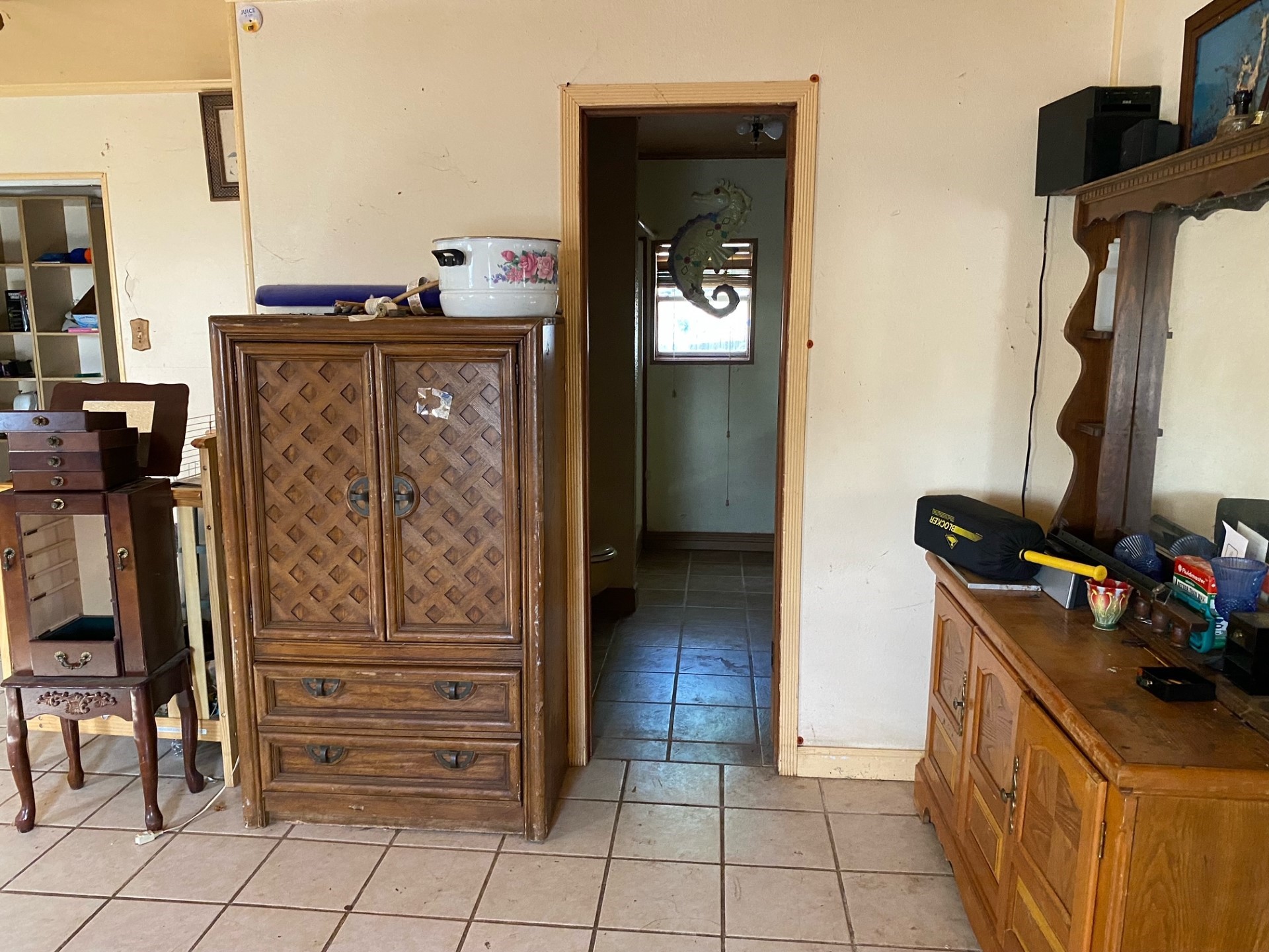 501 N Lincoln Avenue Electra TX 76360