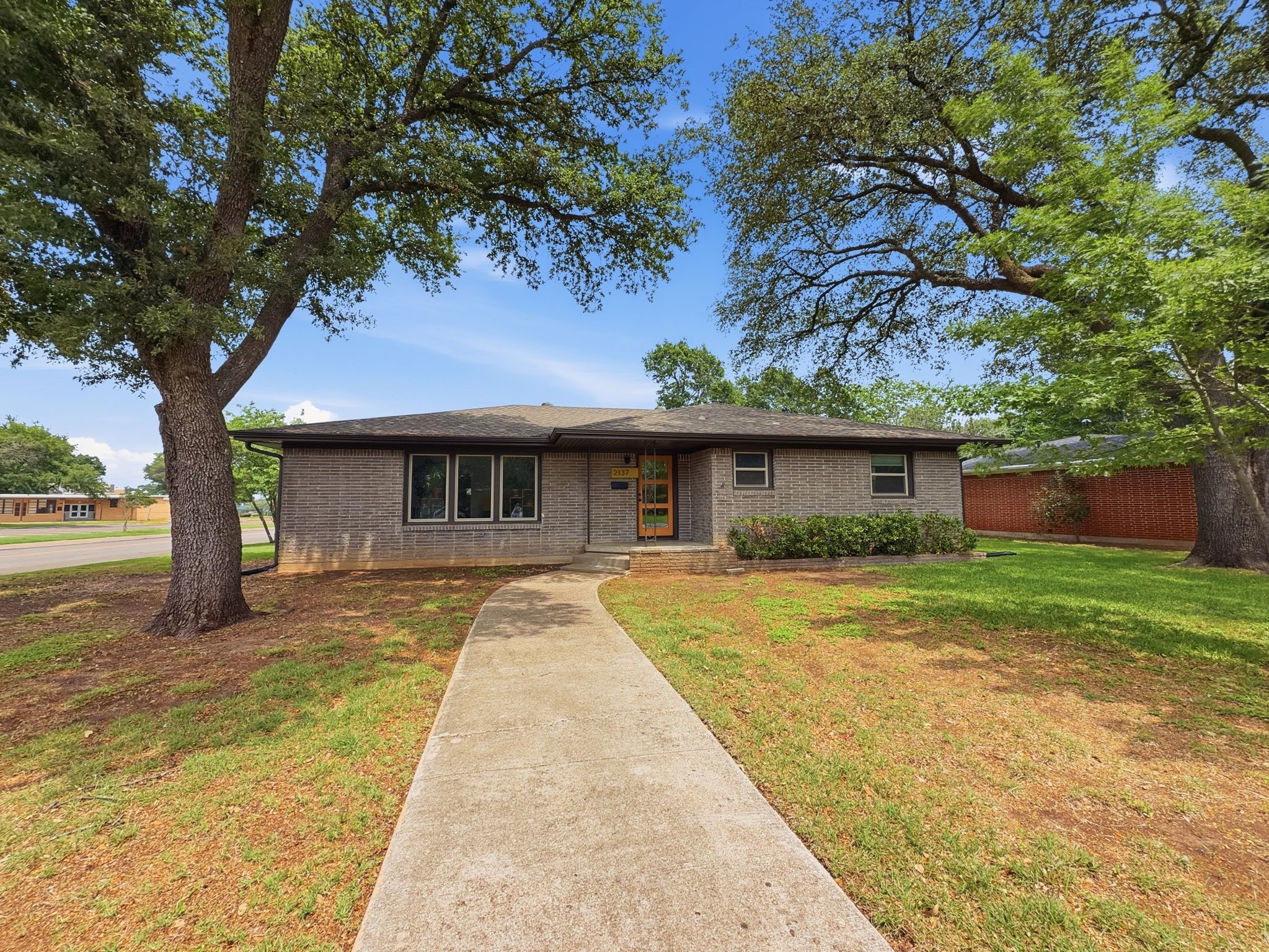 2137 Lenamon Street Waco TX 76710