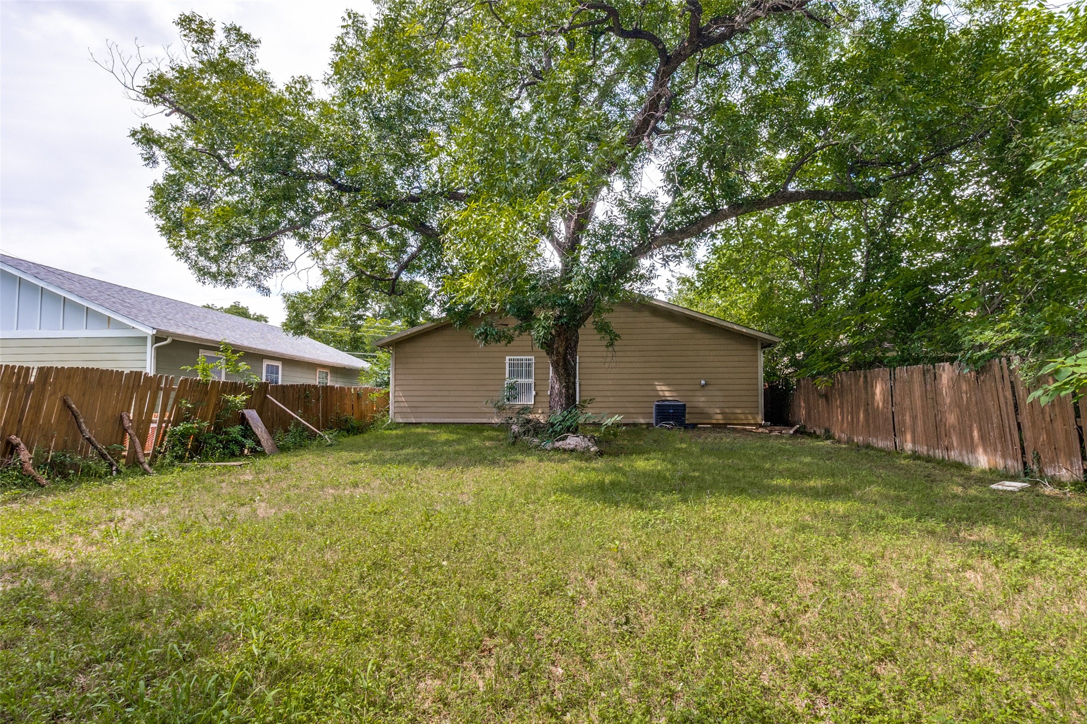 1834 Bayside Street Dallas TX 75212