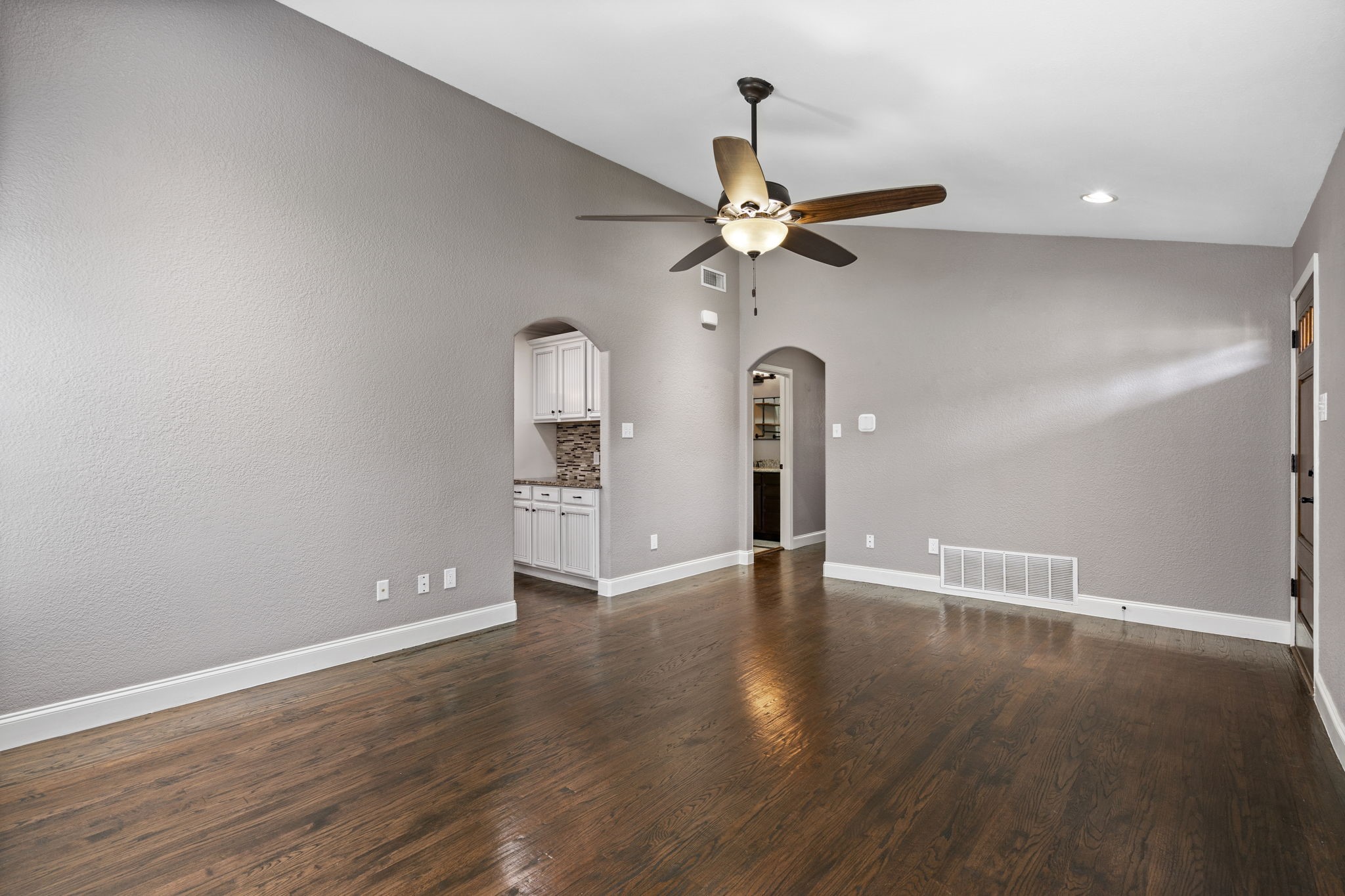 8406 Lakemont Drive Dallas TX 75209
