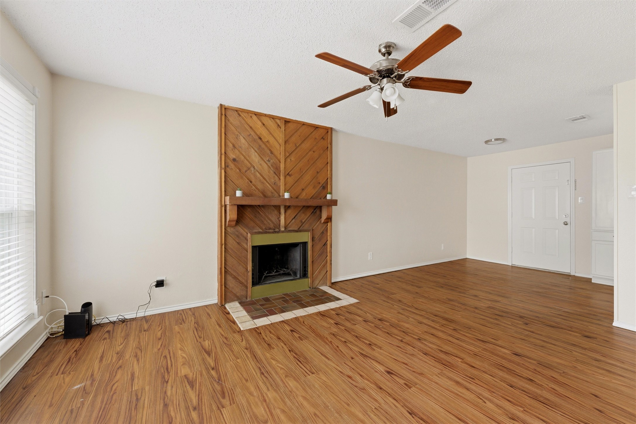 401 N 7th Street Midlothian TX 76065