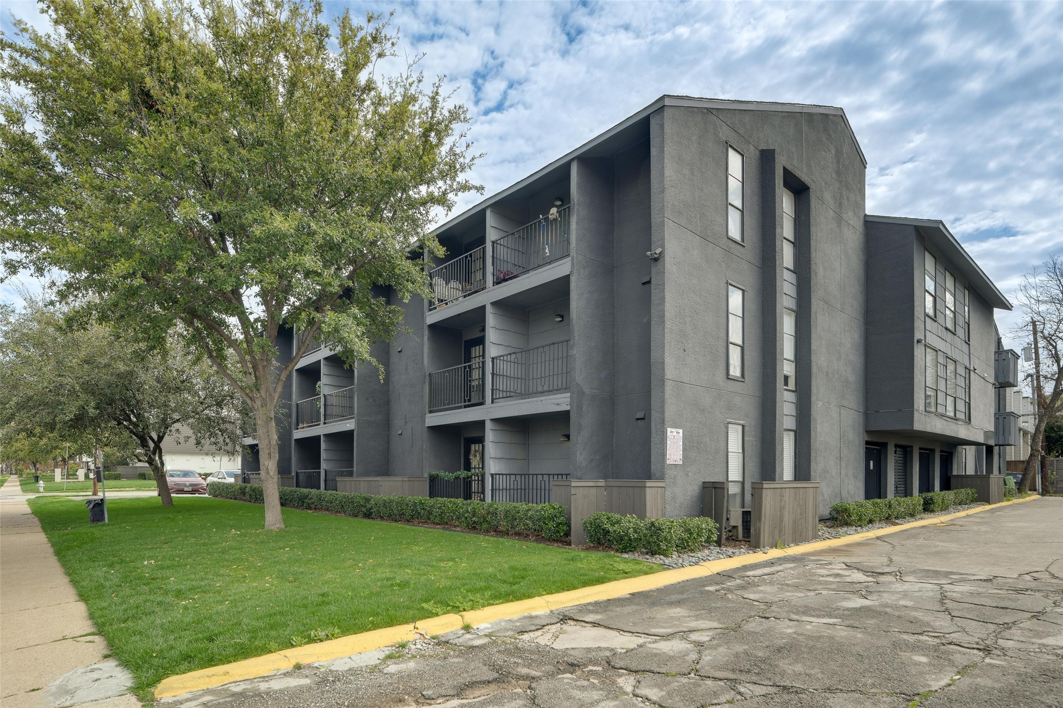 2722 Throckmorton Street Dallas TX 75219