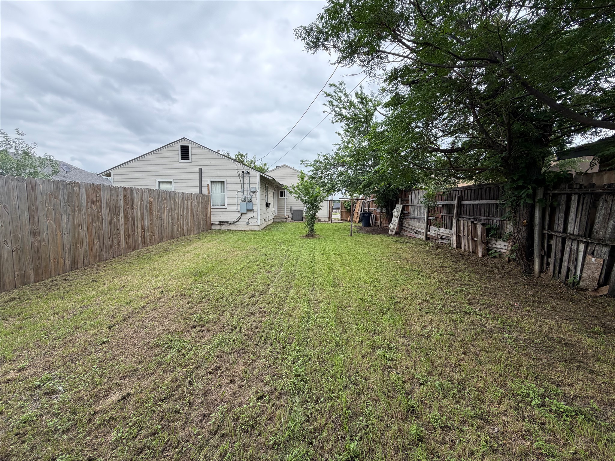 2125 Grayson Avenue Fort Worth TX 76106