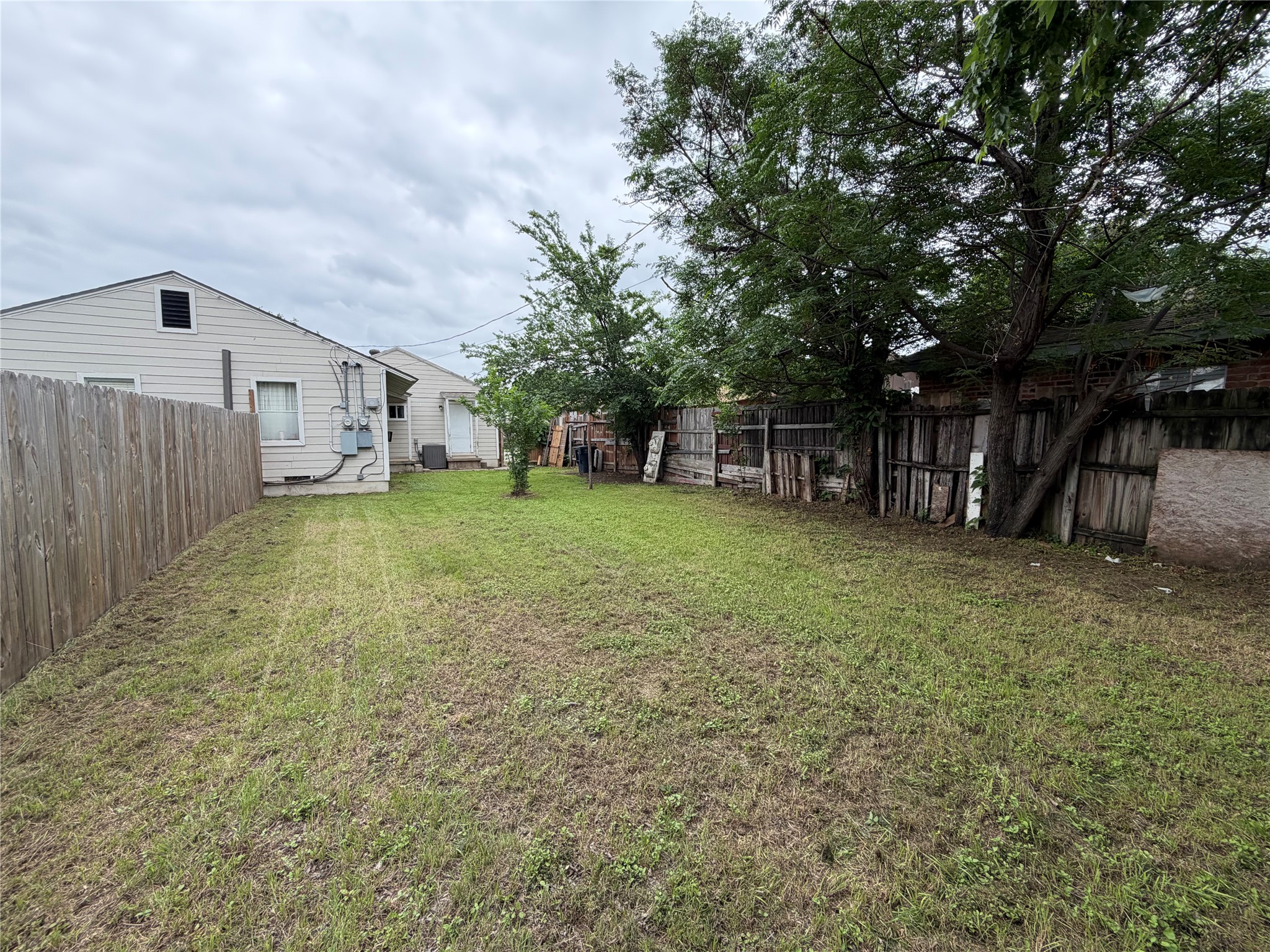 2125 Grayson Avenue Fort Worth TX 76106
