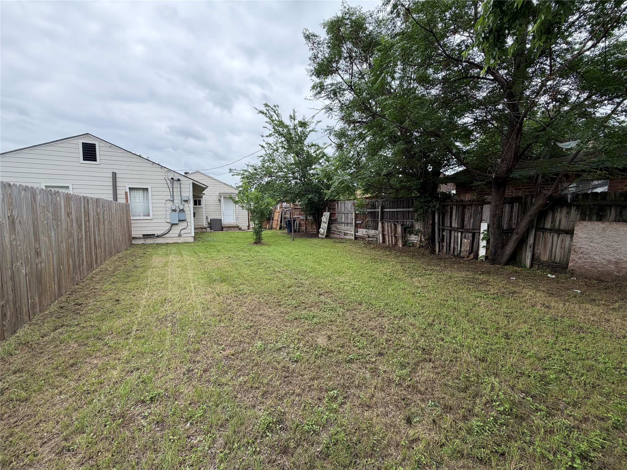 2125 Grayson Avenue Fort Worth TX 76106