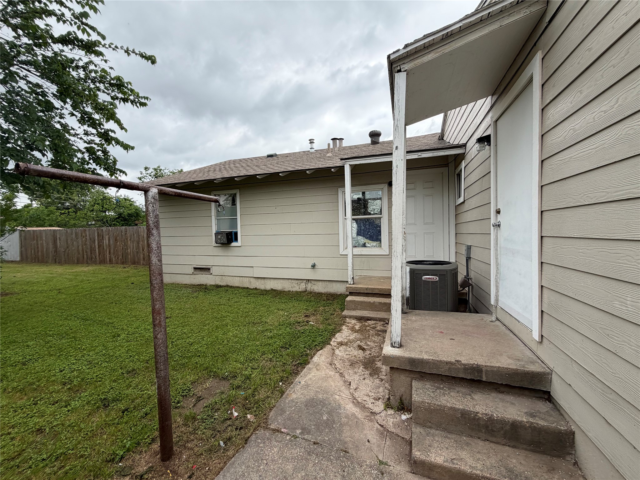 2125 Grayson Avenue Fort Worth TX 76106
