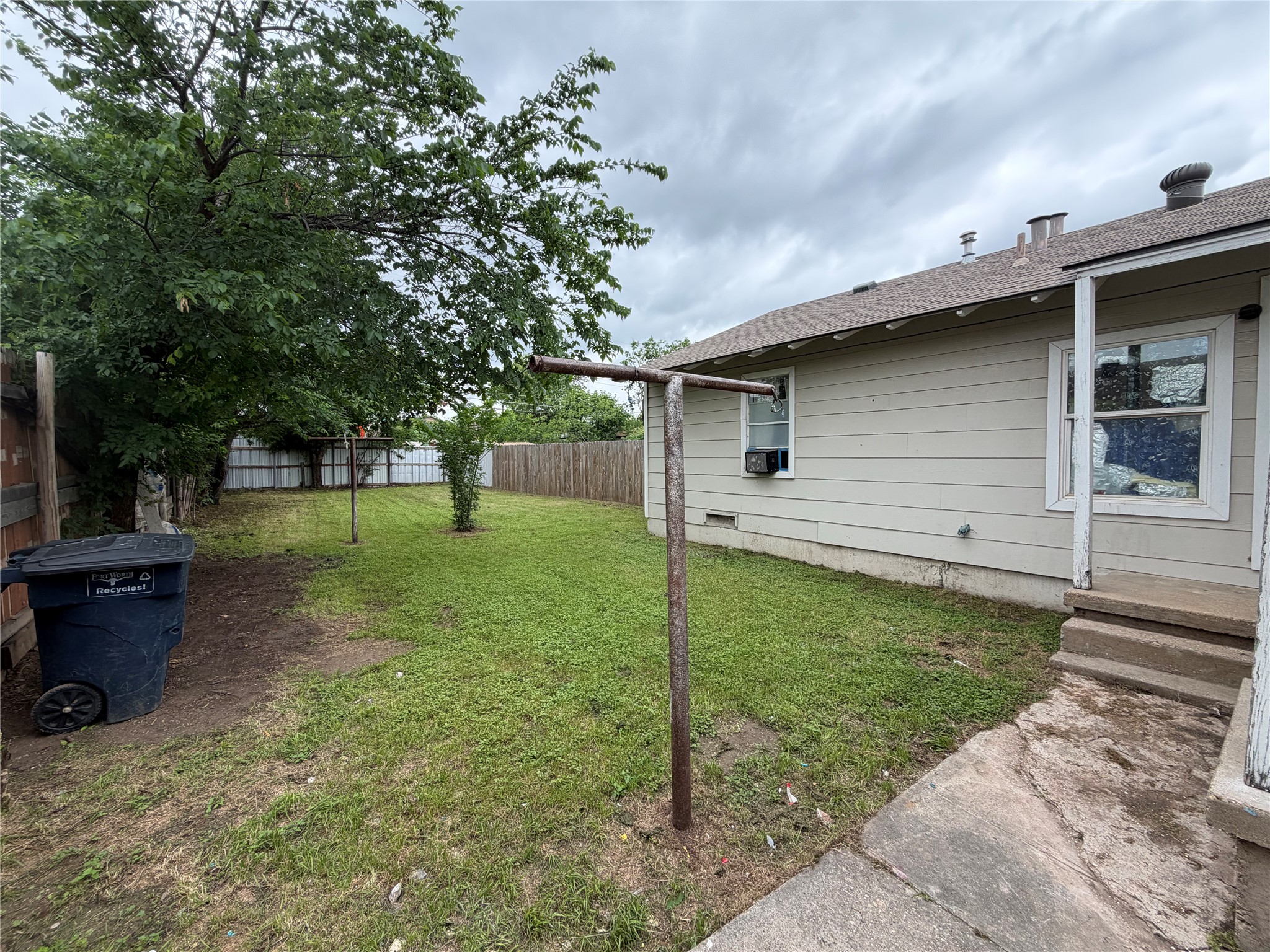 2125 Grayson Avenue Fort Worth TX 76106