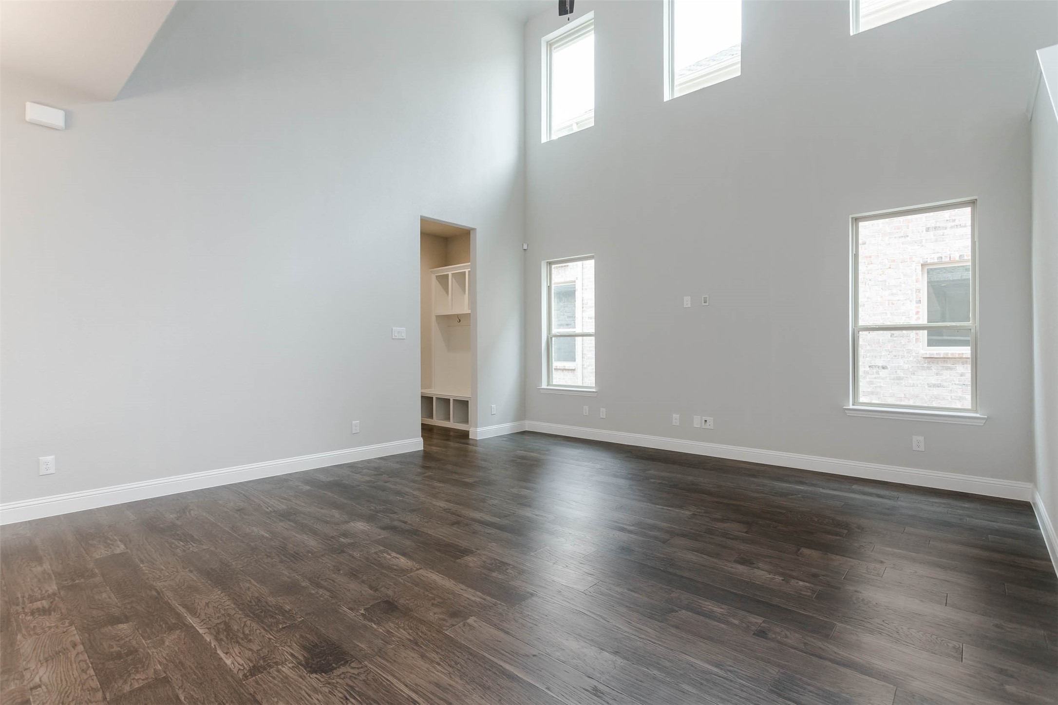 1537 Euclid Alley Corinth TX 76208