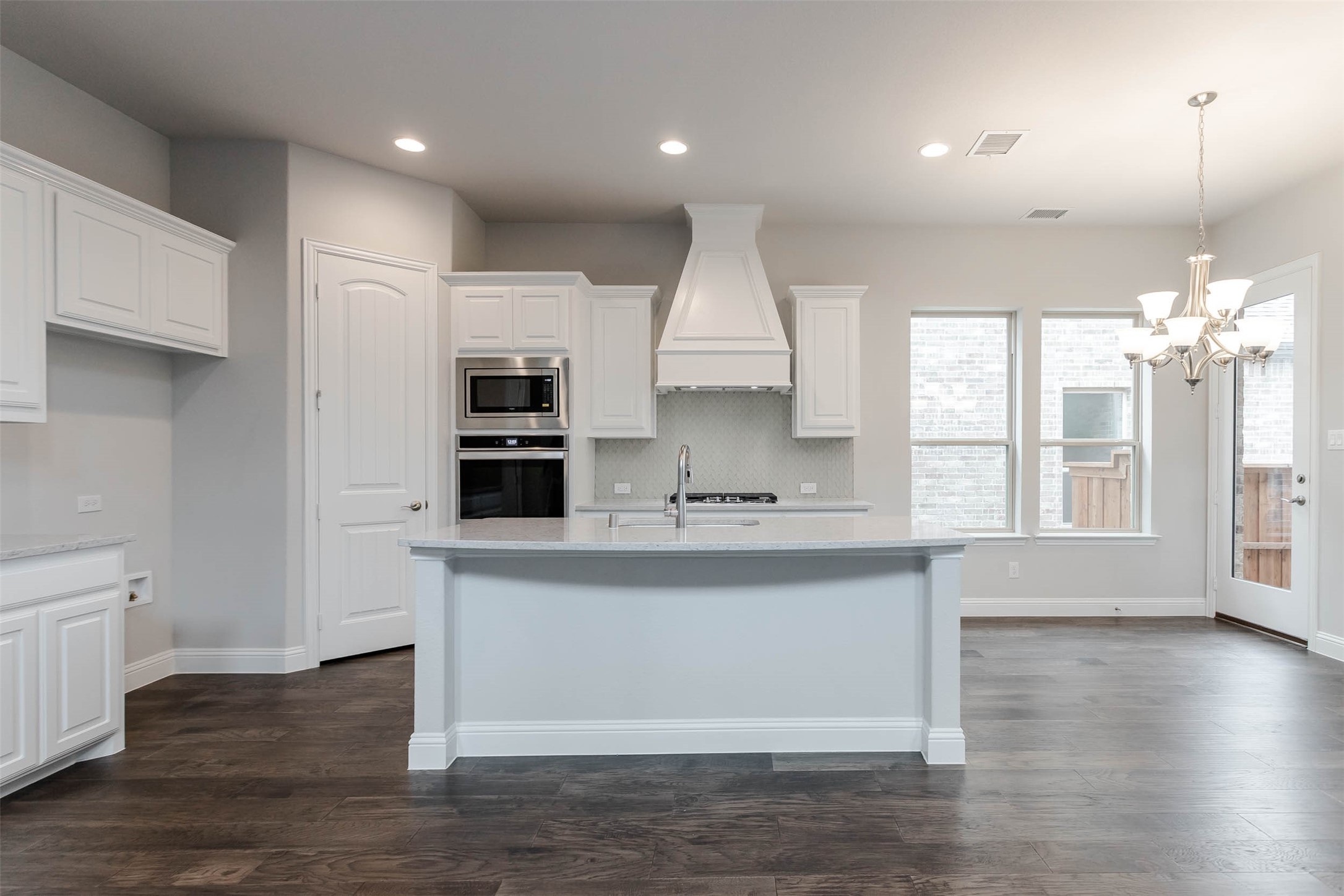 1537 Euclid Alley Corinth TX 76208
