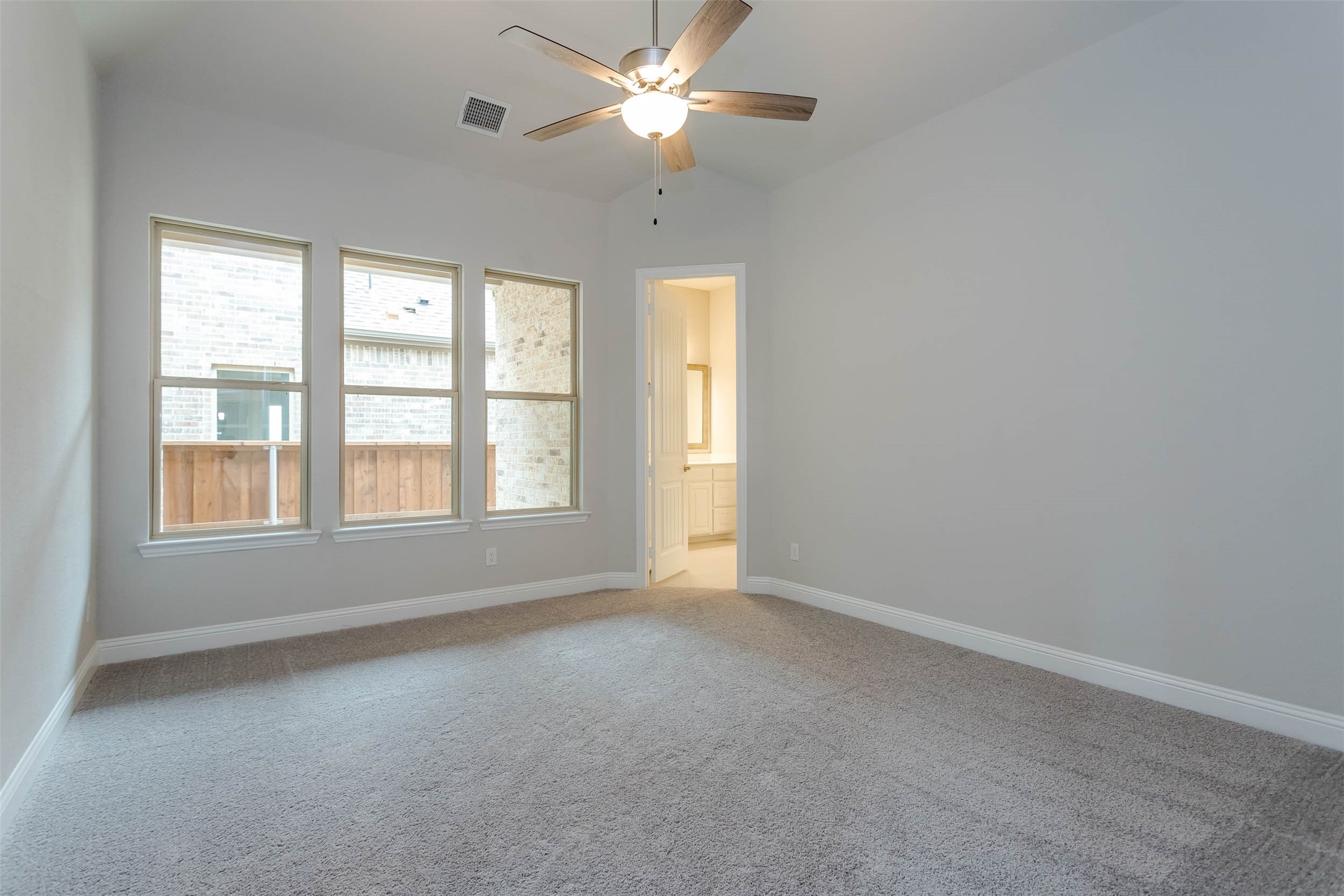 1537 Euclid Alley Corinth TX 76208