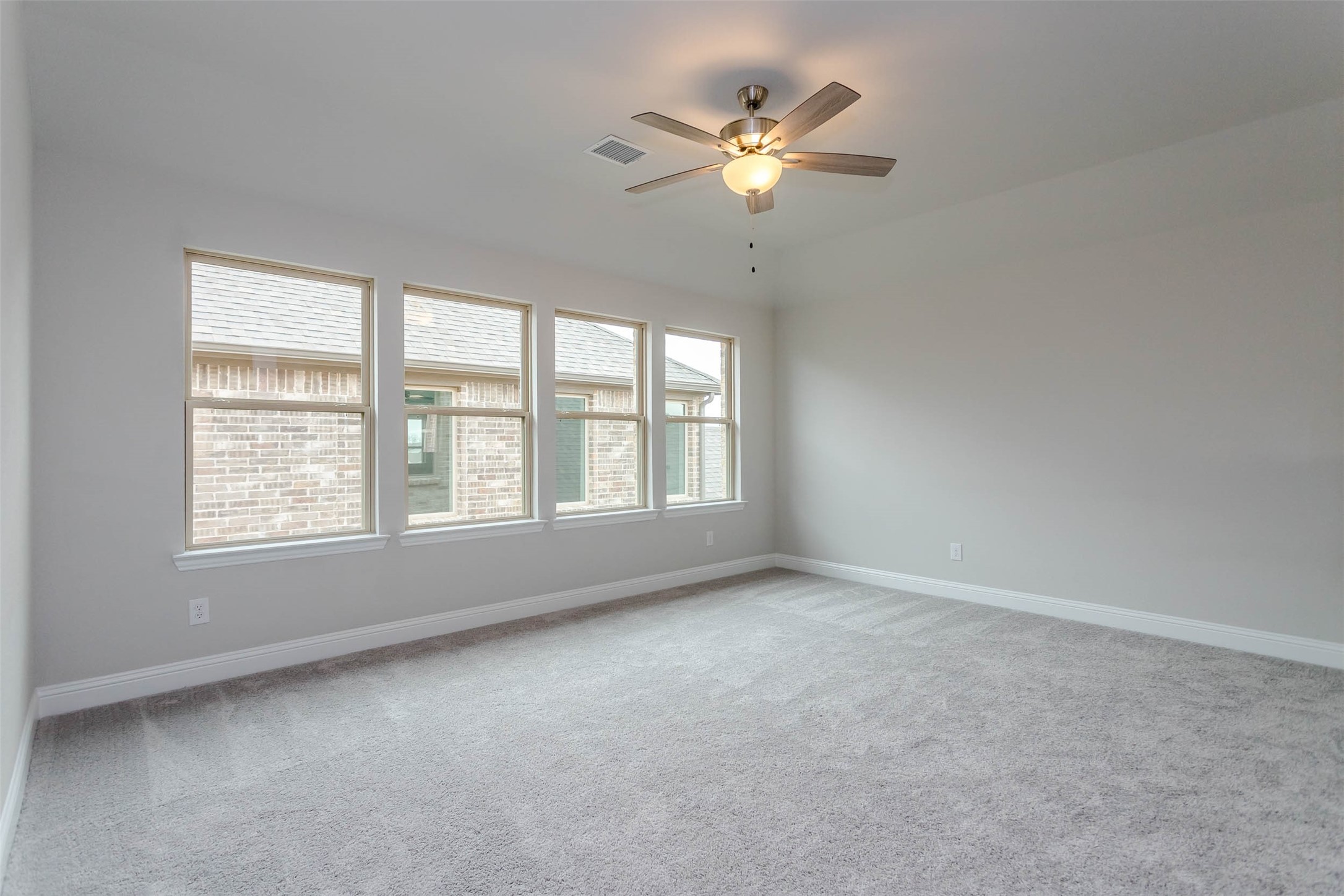 1537 Euclid Alley Corinth TX 76208