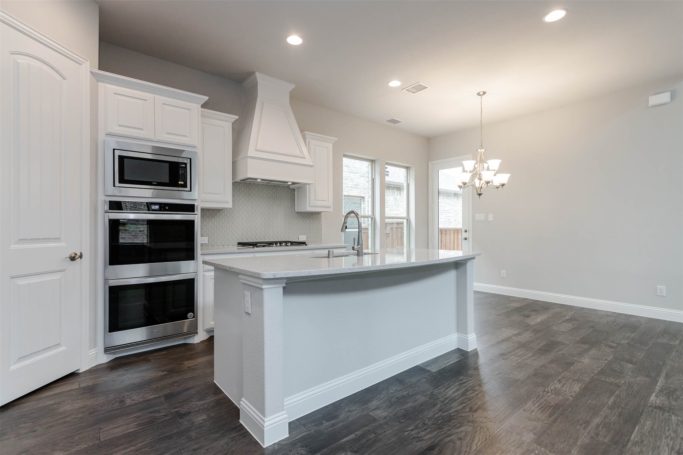 1537 Euclid Alley Corinth TX 76208