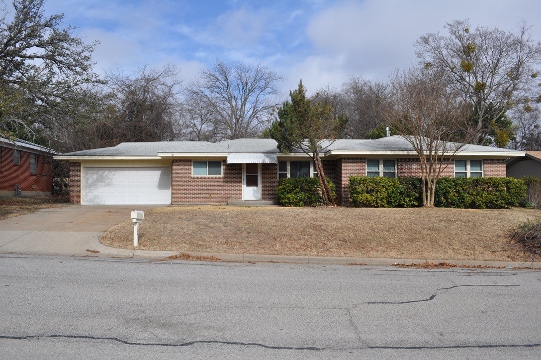1434 W Water Street Weatherford TX 76086