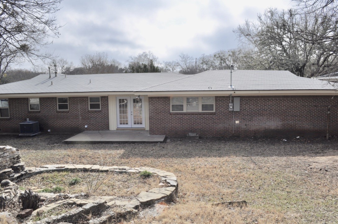1434 W Water Street Weatherford TX 76086