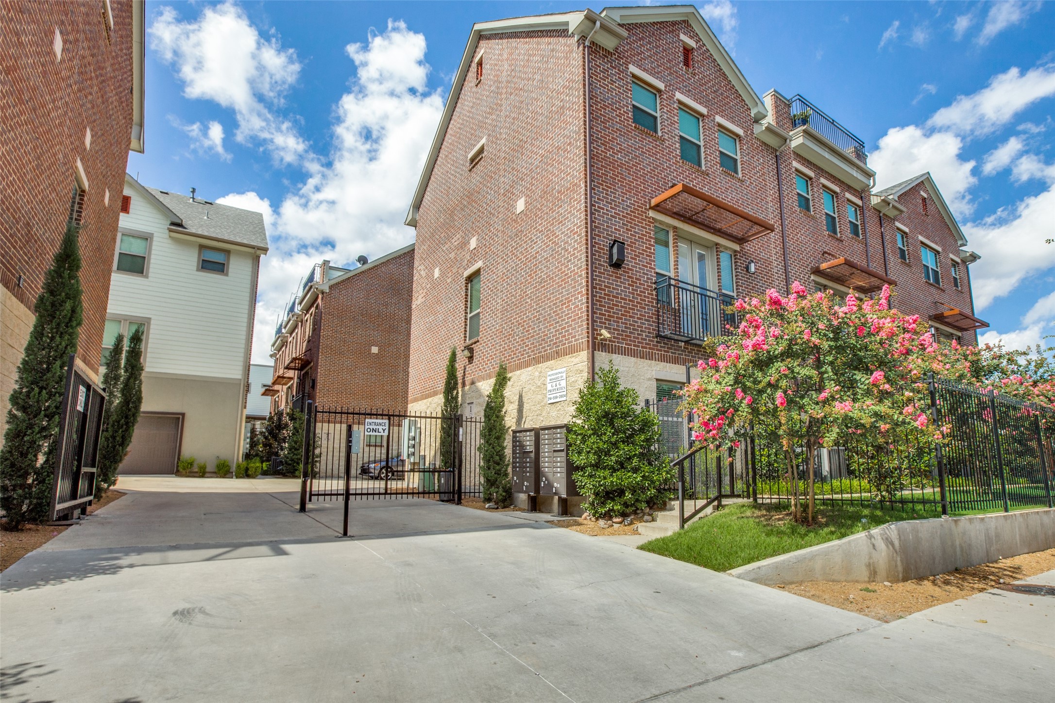 4323 Dickason Avenue Dallas TX 75219