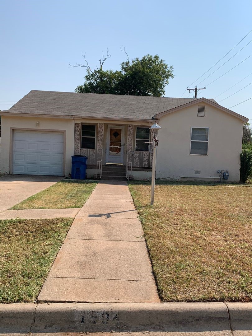 1504 Mccaulley Street Sweetwater TX 79556