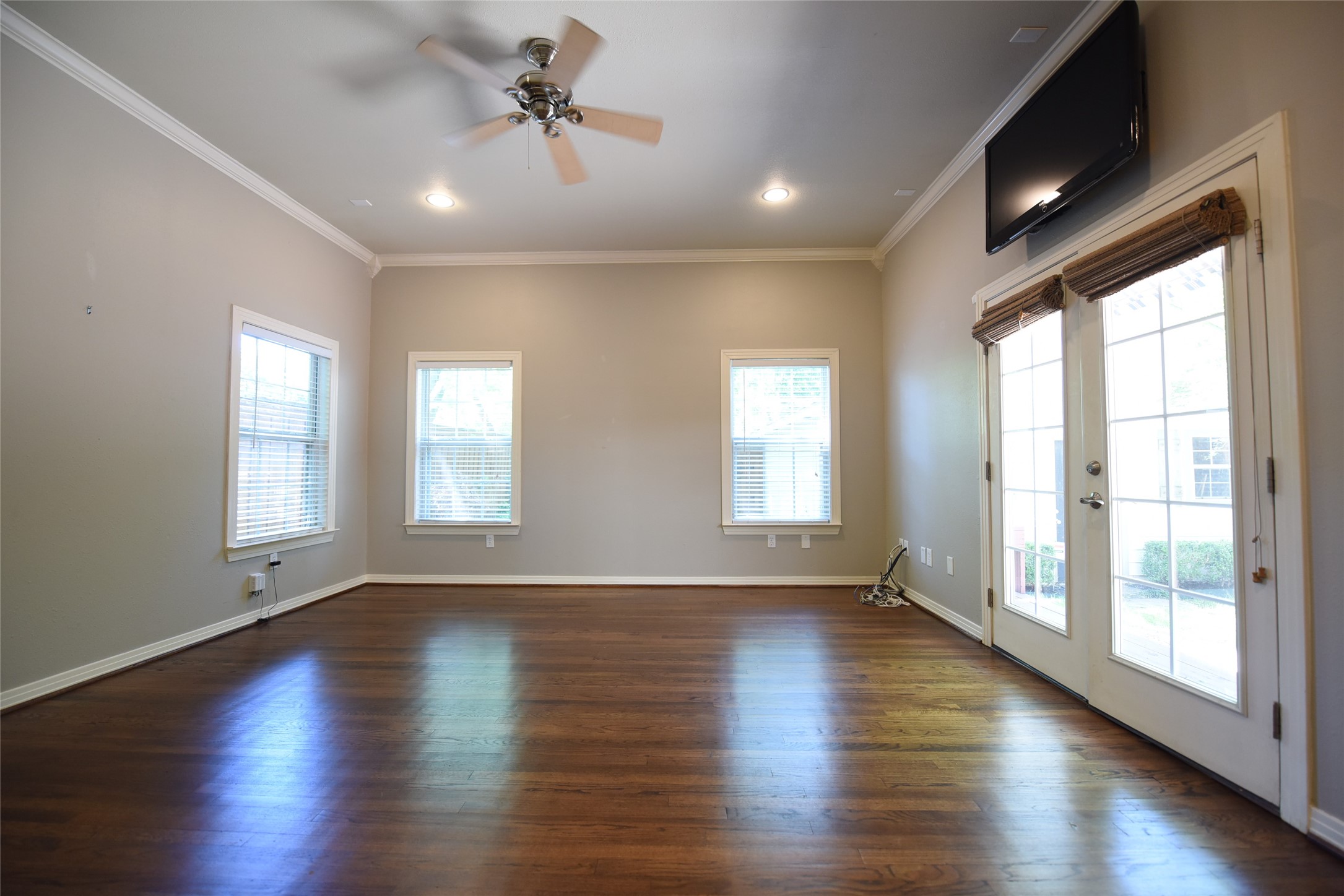 5606 Stanford Avenue Dallas TX 75209
