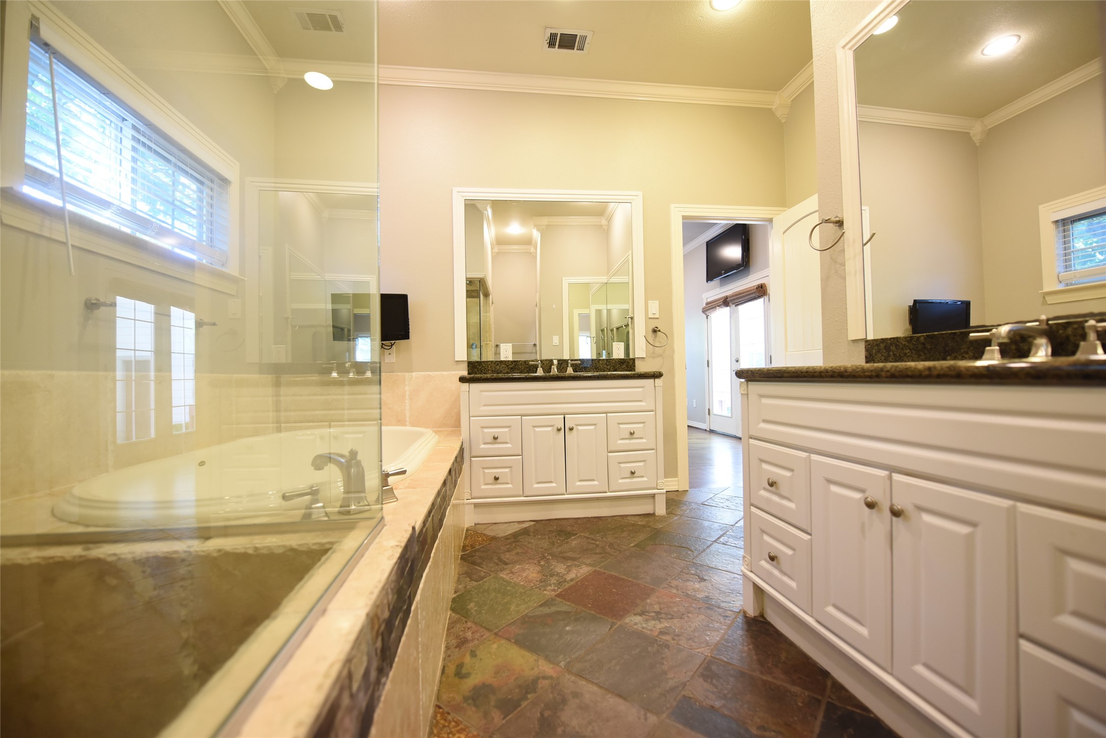 5606 Stanford Avenue Dallas TX 75209