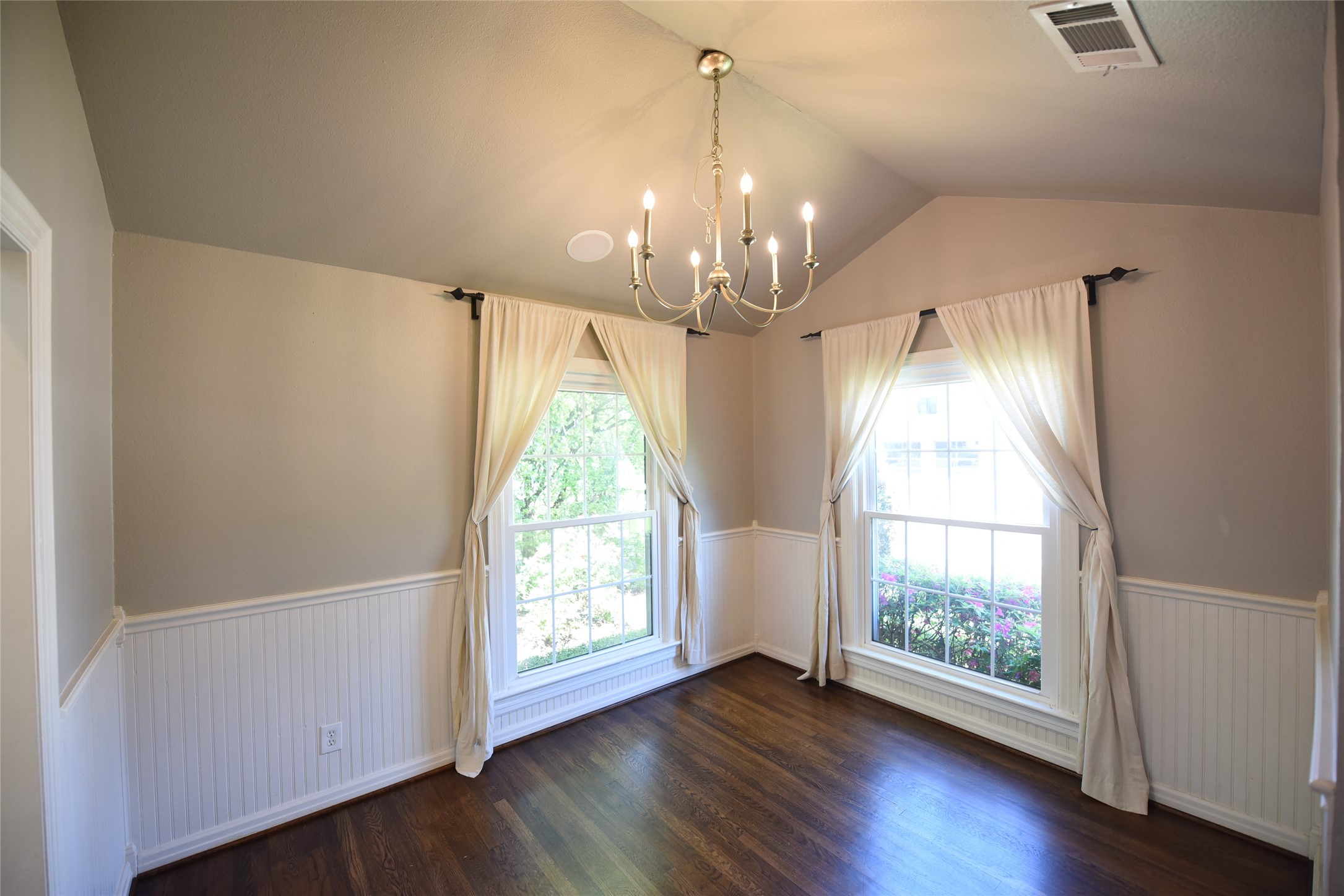 5606 Stanford Avenue Dallas TX 75209