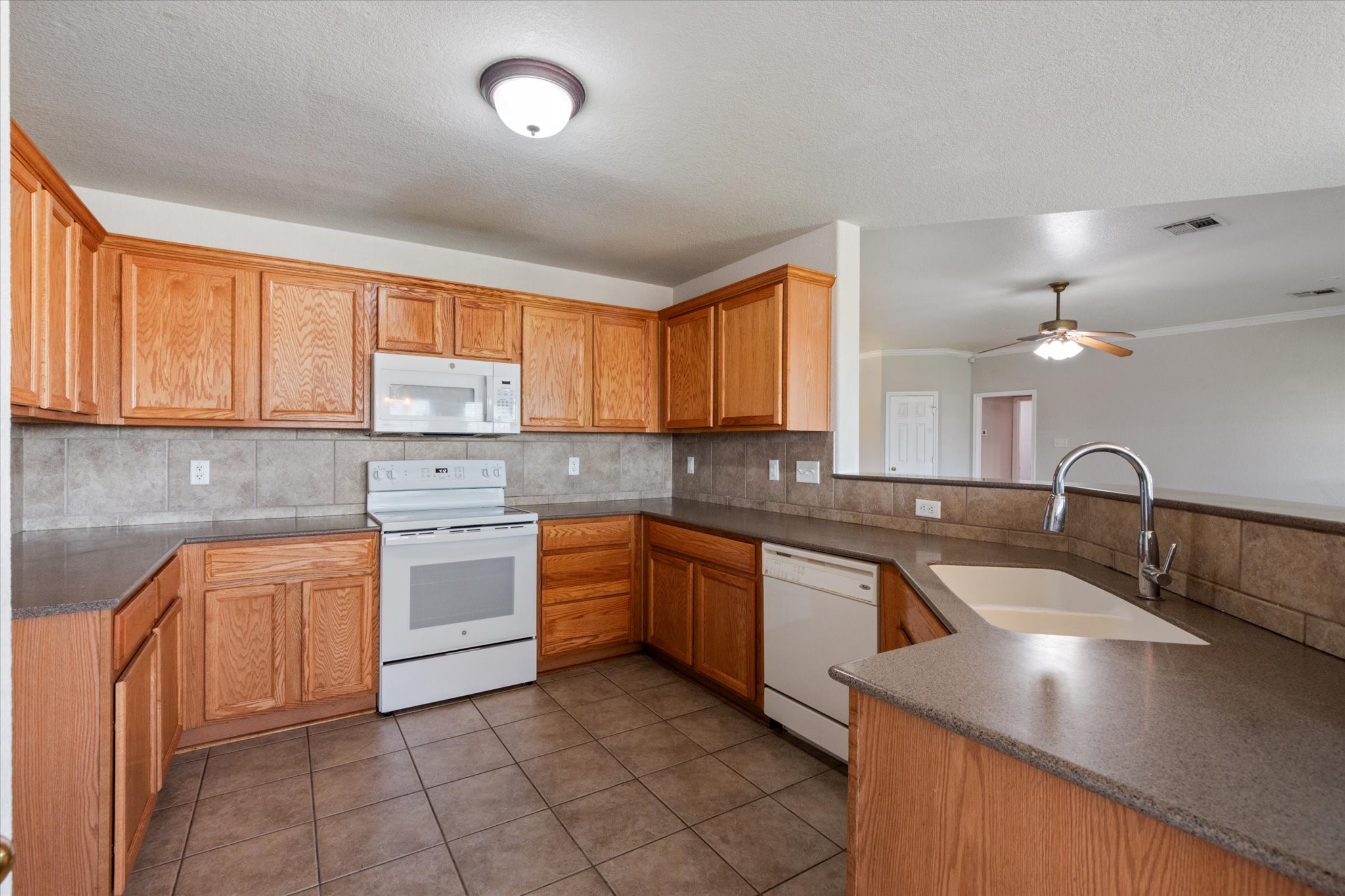 6104 Alexus Drive Killeen TX 76542