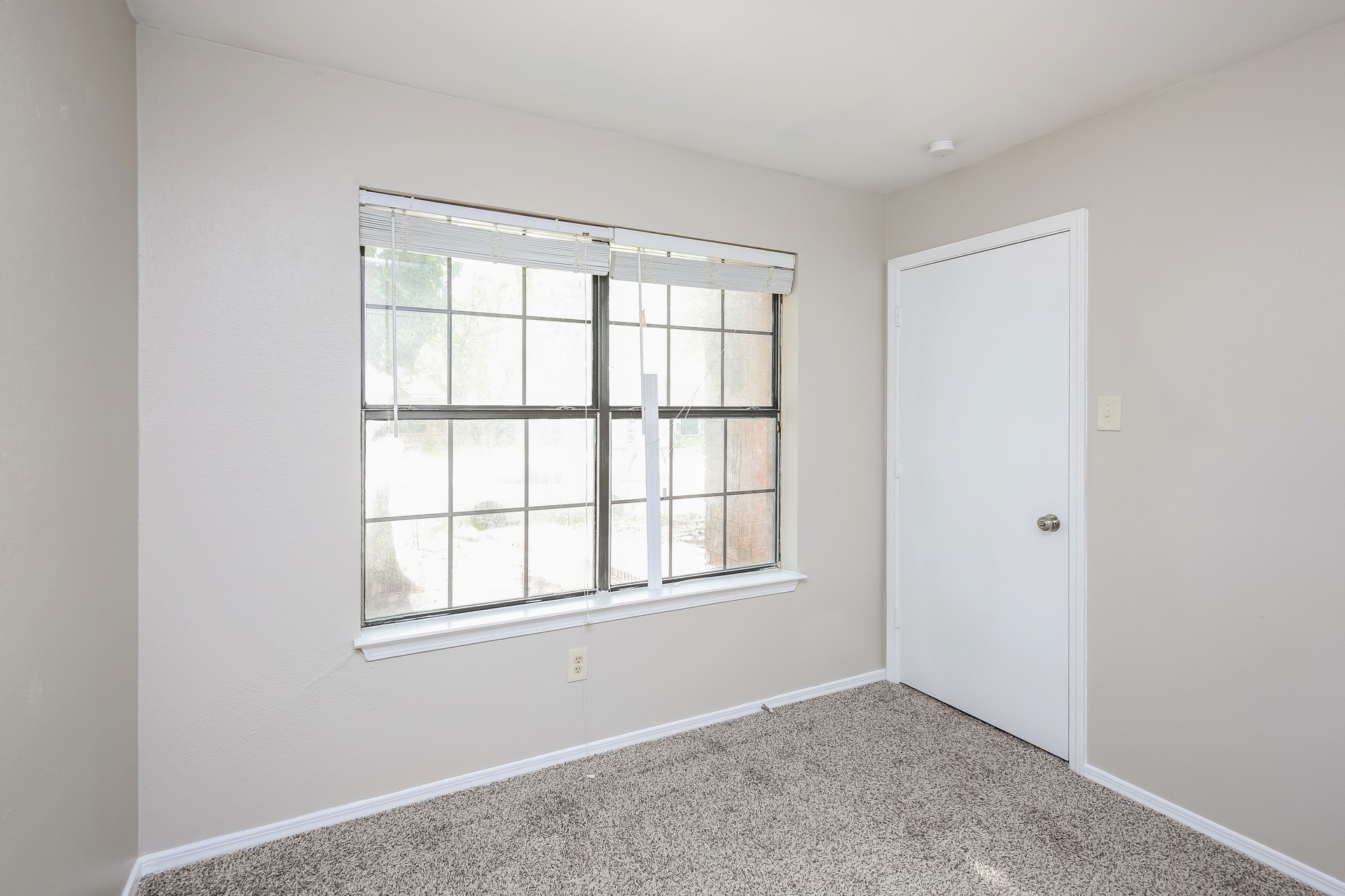 6216 Fairlane Drive Arlington TX 76001