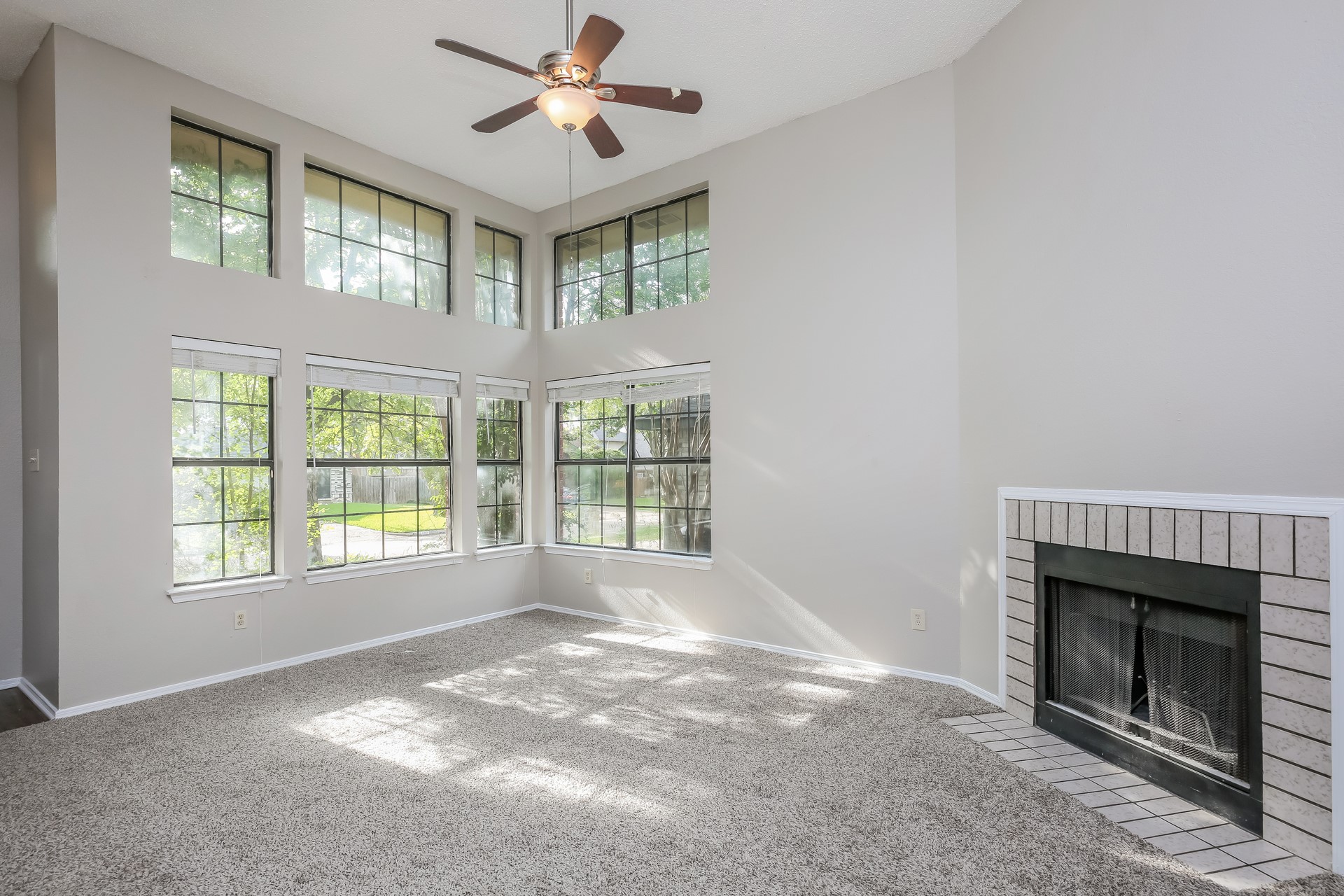 6216 Fairlane Drive Arlington TX 76001
