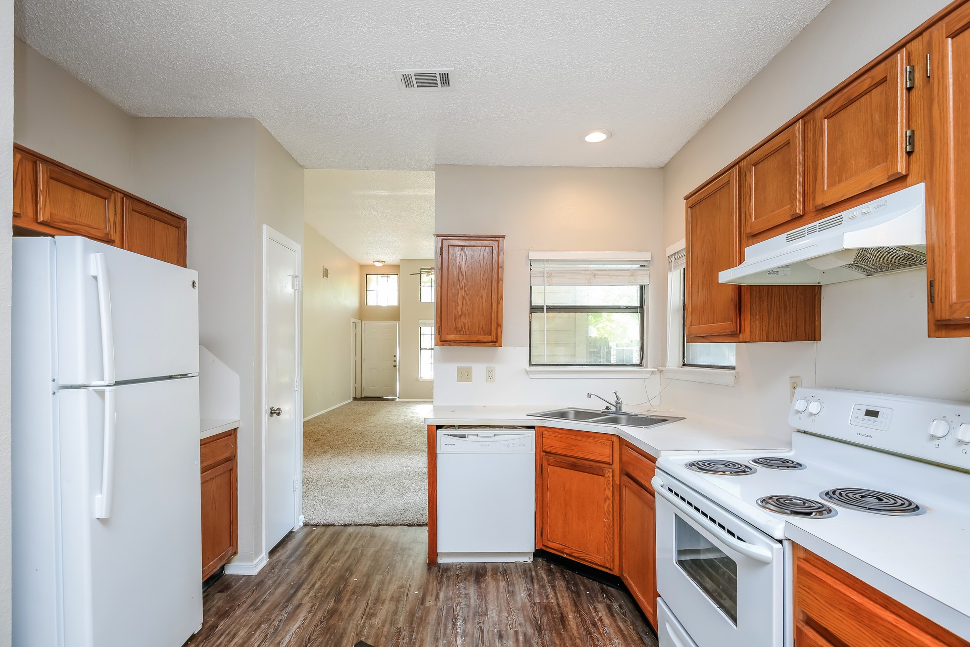 6216 Fairlane Drive Arlington TX 76001
