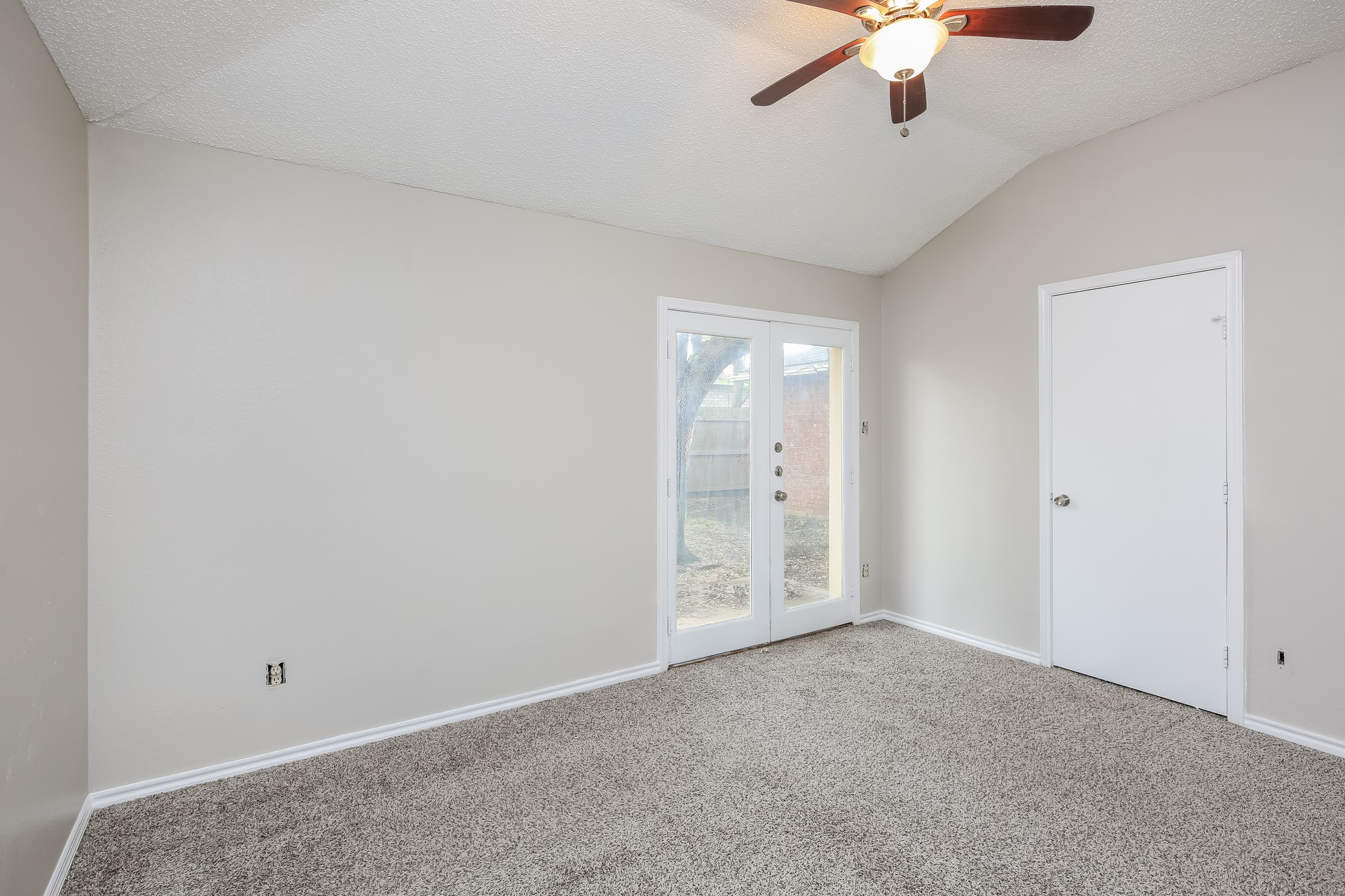 6216 Fairlane Drive Arlington TX 76001
