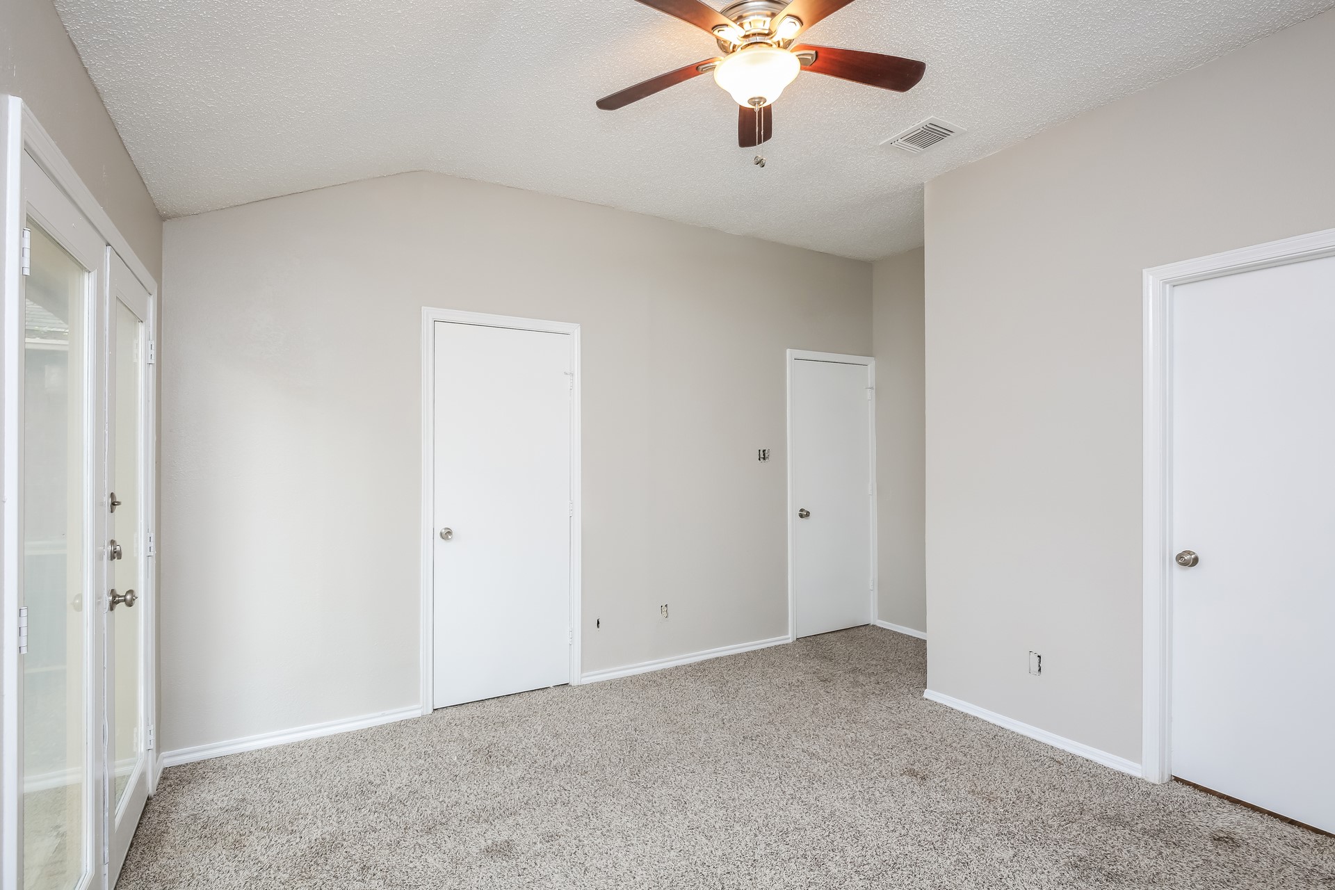 6216 Fairlane Drive Arlington TX 76001