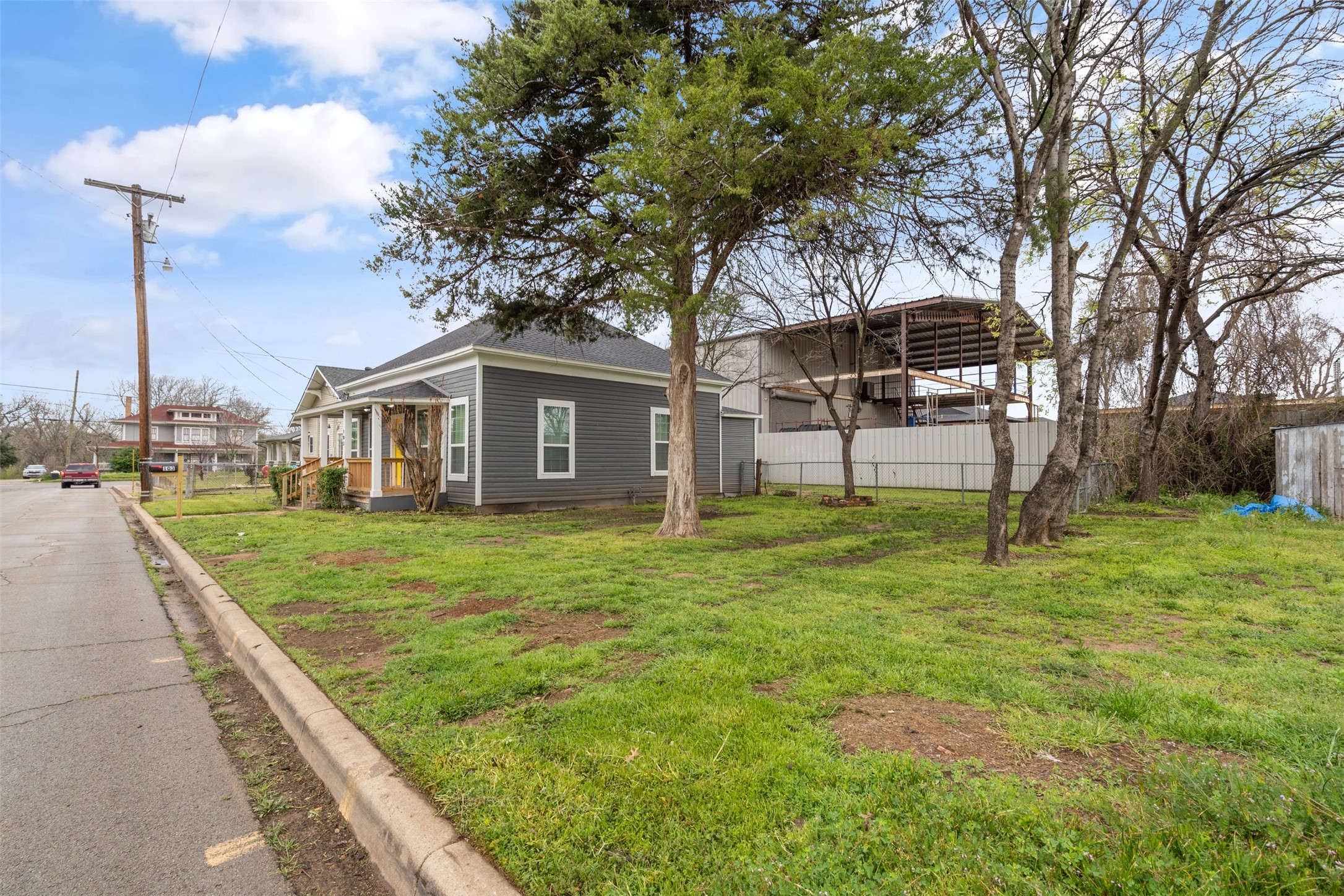 103 May Avenue Cleburne TX 76031