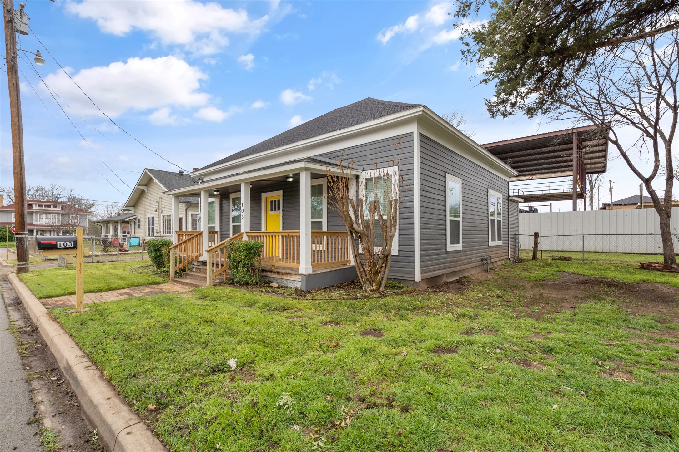 103 May Avenue Cleburne TX 76031