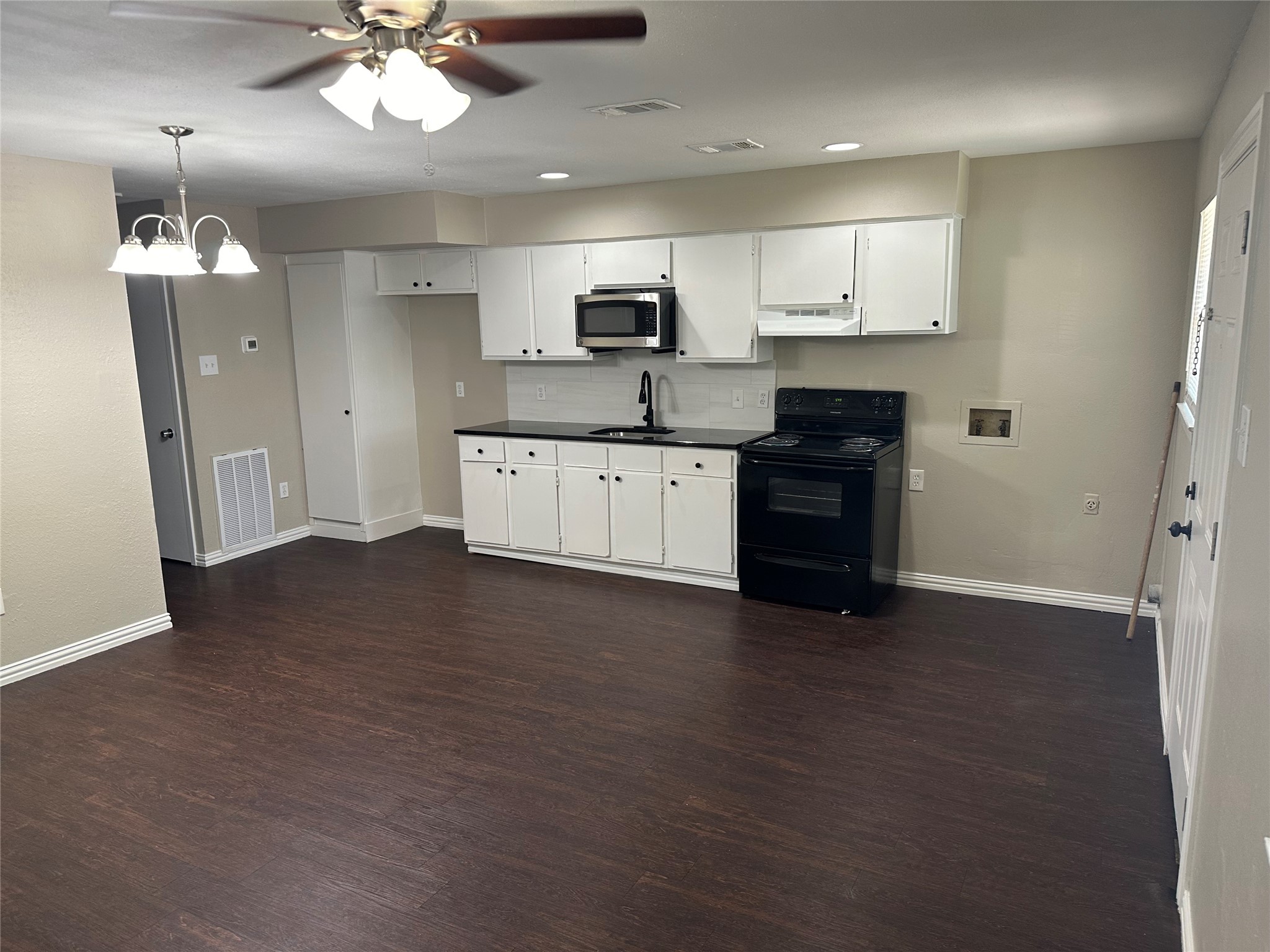 1215 Lowe Street Fort Worth TX 76110