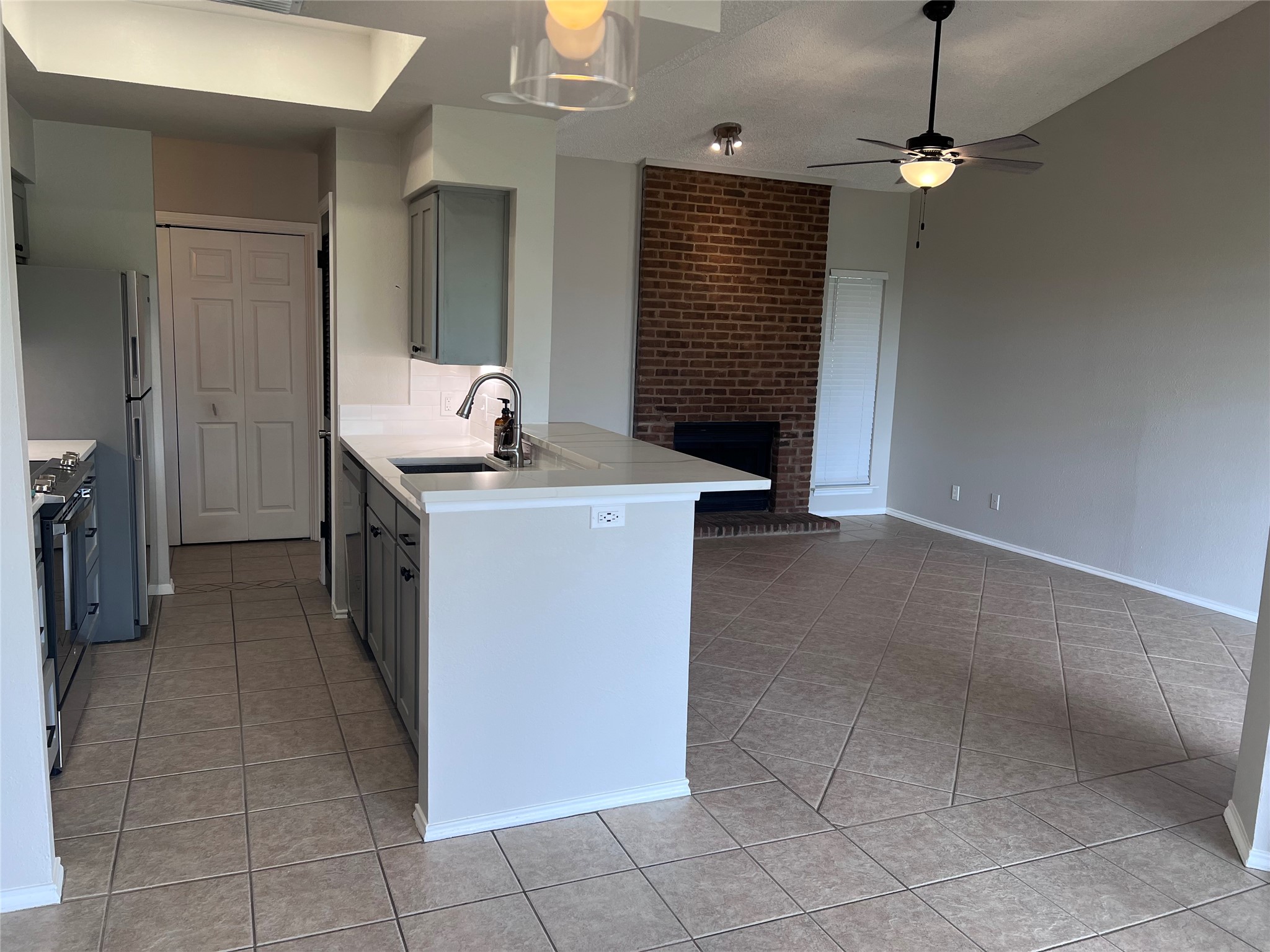 1734 Ascension Point Arlington TX 76006