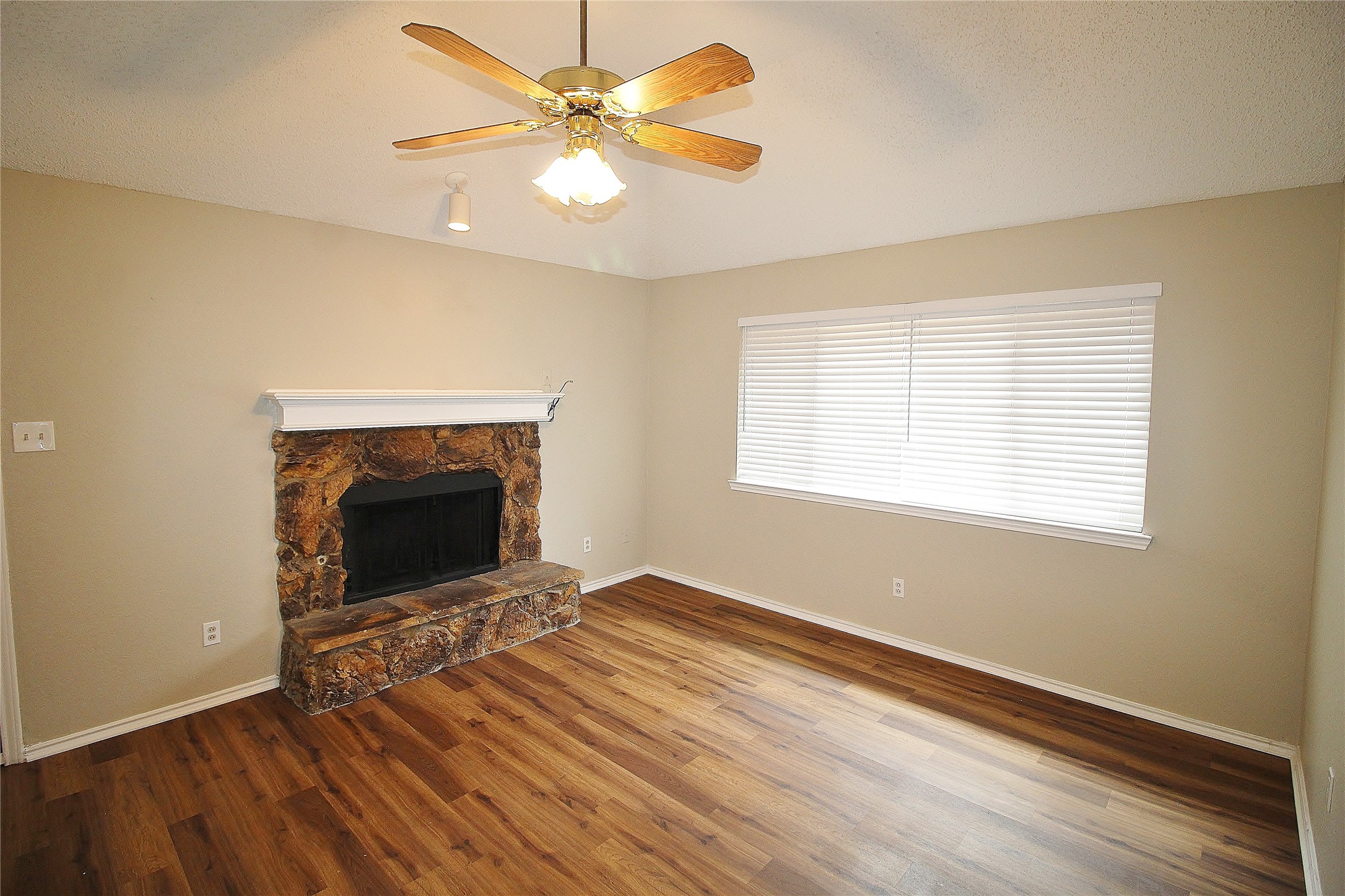2018 Garden Crest Lane Dallas TX 75232