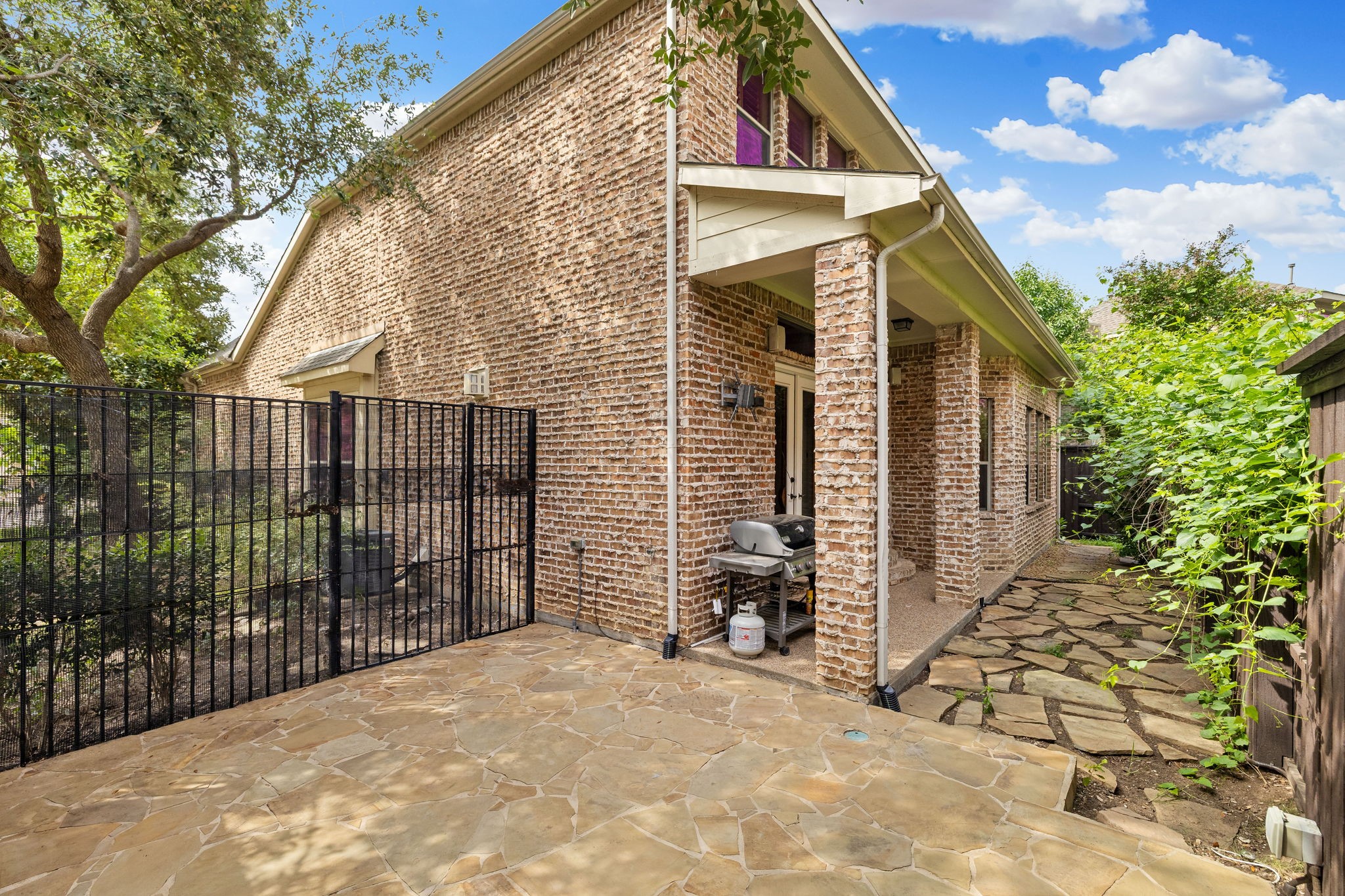 18231 Brighton Green Dallas TX 75252