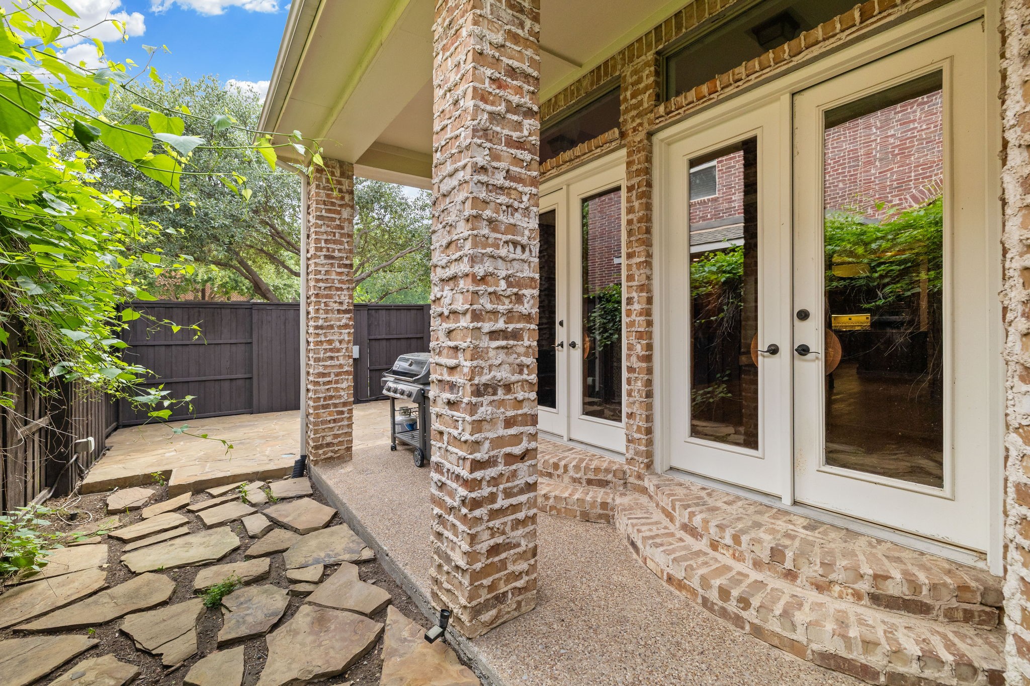 18231 Brighton Green Dallas TX 75252