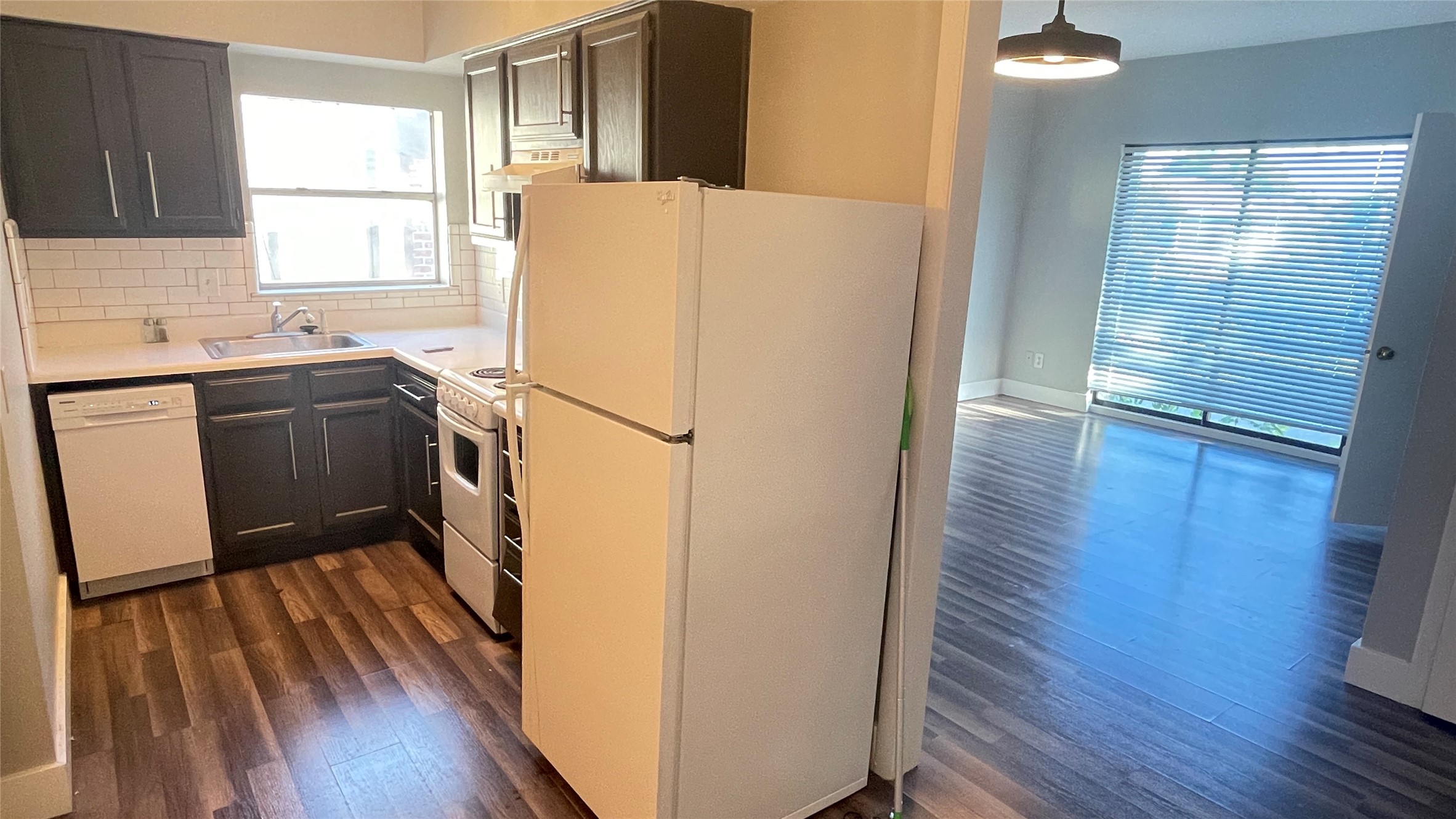 Dallas TX, 5837 Velasco Avenue, Unit 201