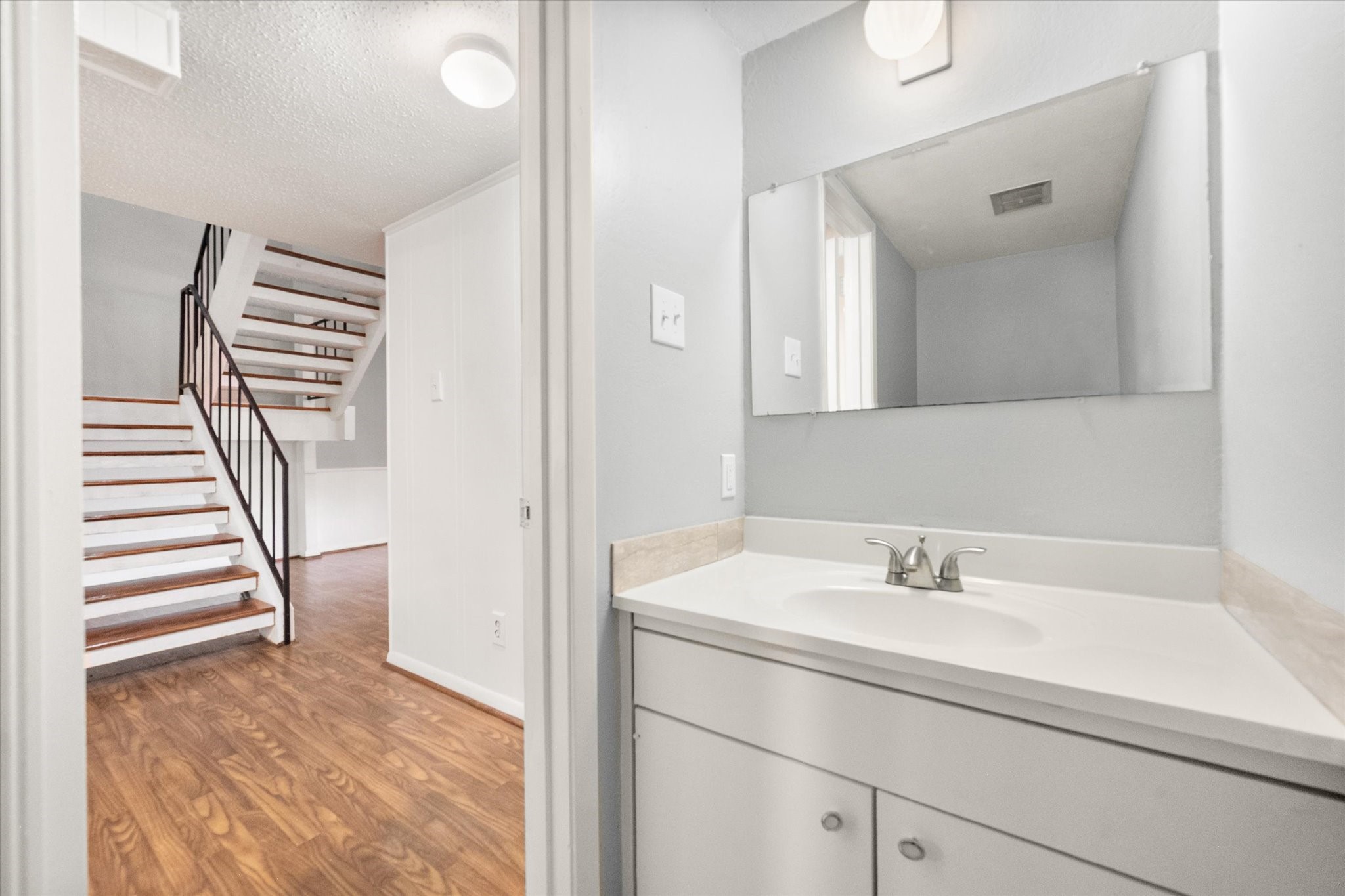 376 Westview Terrace Arlington TX 76013