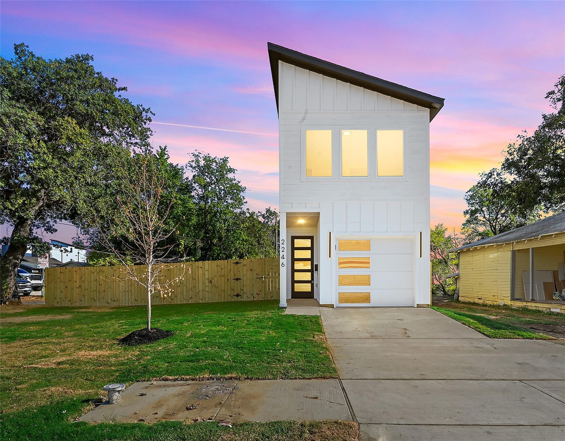 2246 Hooper Street Dallas TX 75215